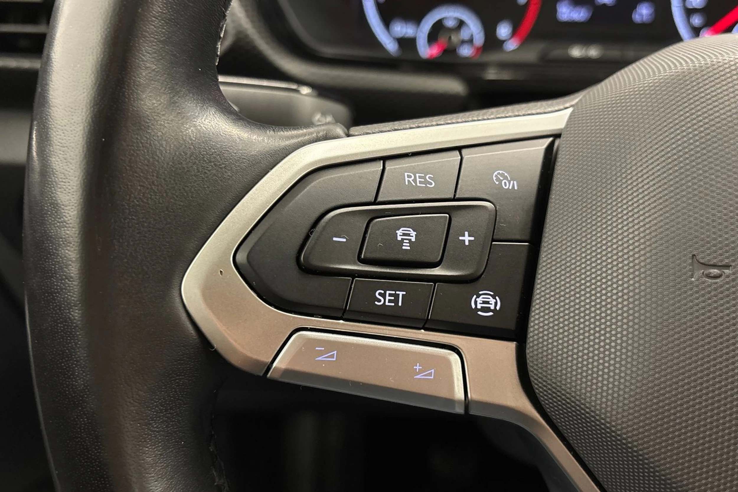 valkoinen Volkswagen T-Cross 2021 kuva 13.