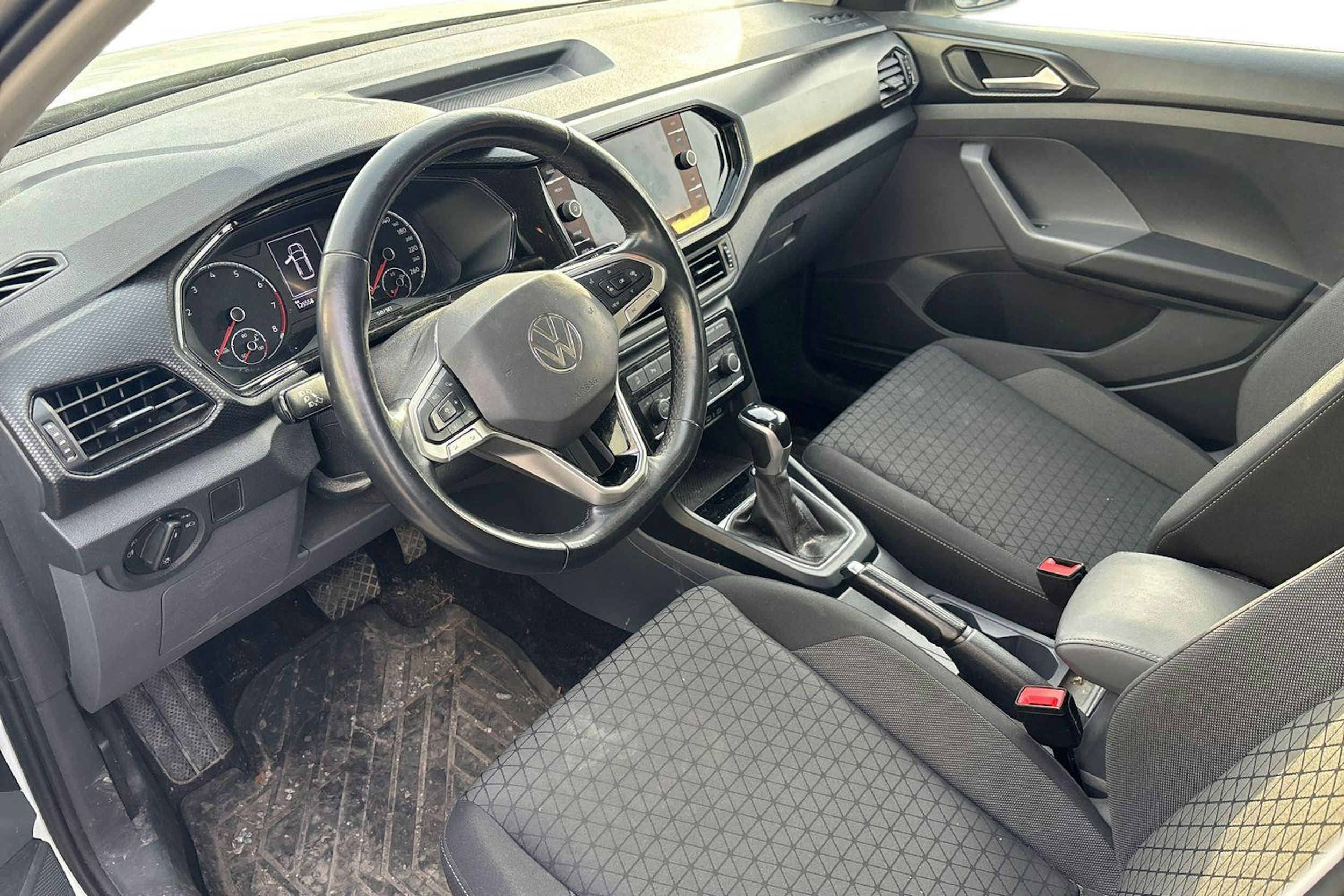 valkoinen Volkswagen T-Cross 2021 kuva 3.