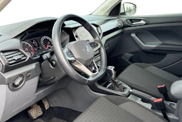 valkoinen Volkswagen T-Cross 2021 kuva 6.