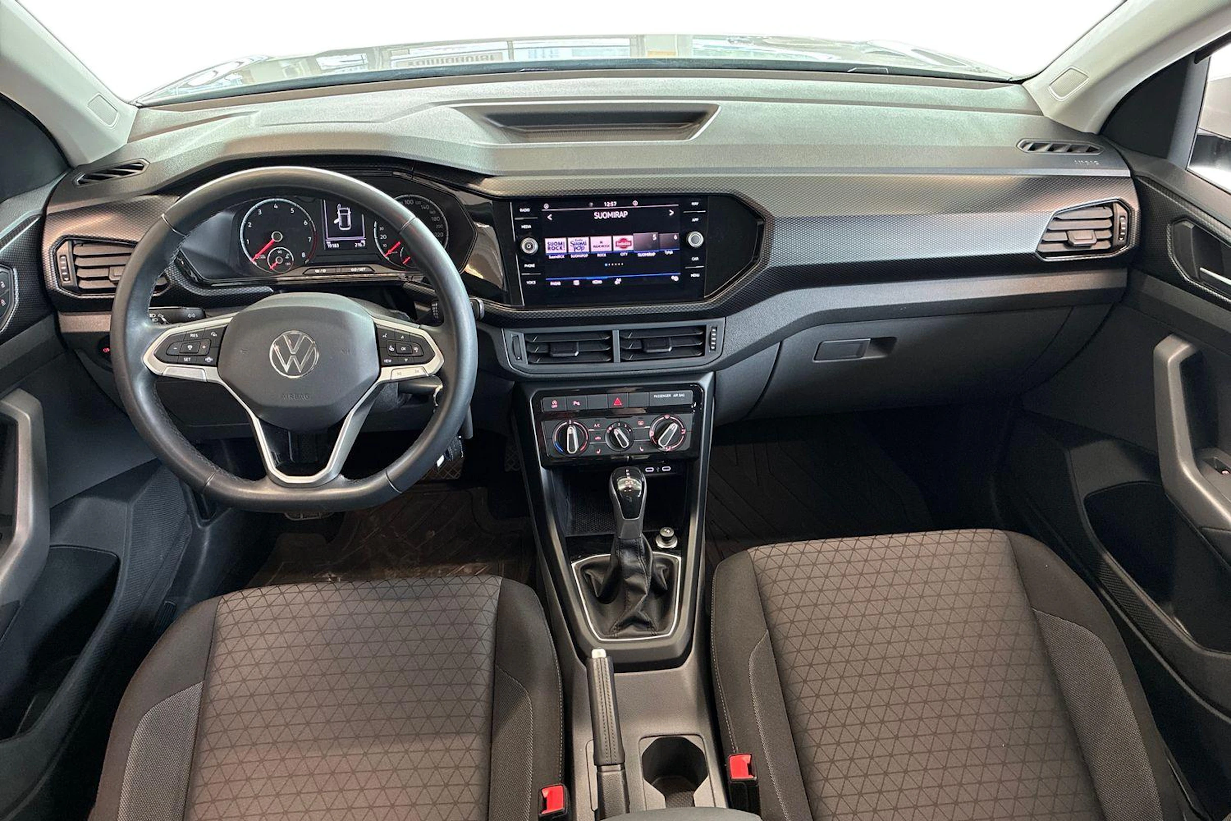 valkoinen Volkswagen T-Cross 2021 kuva 7.