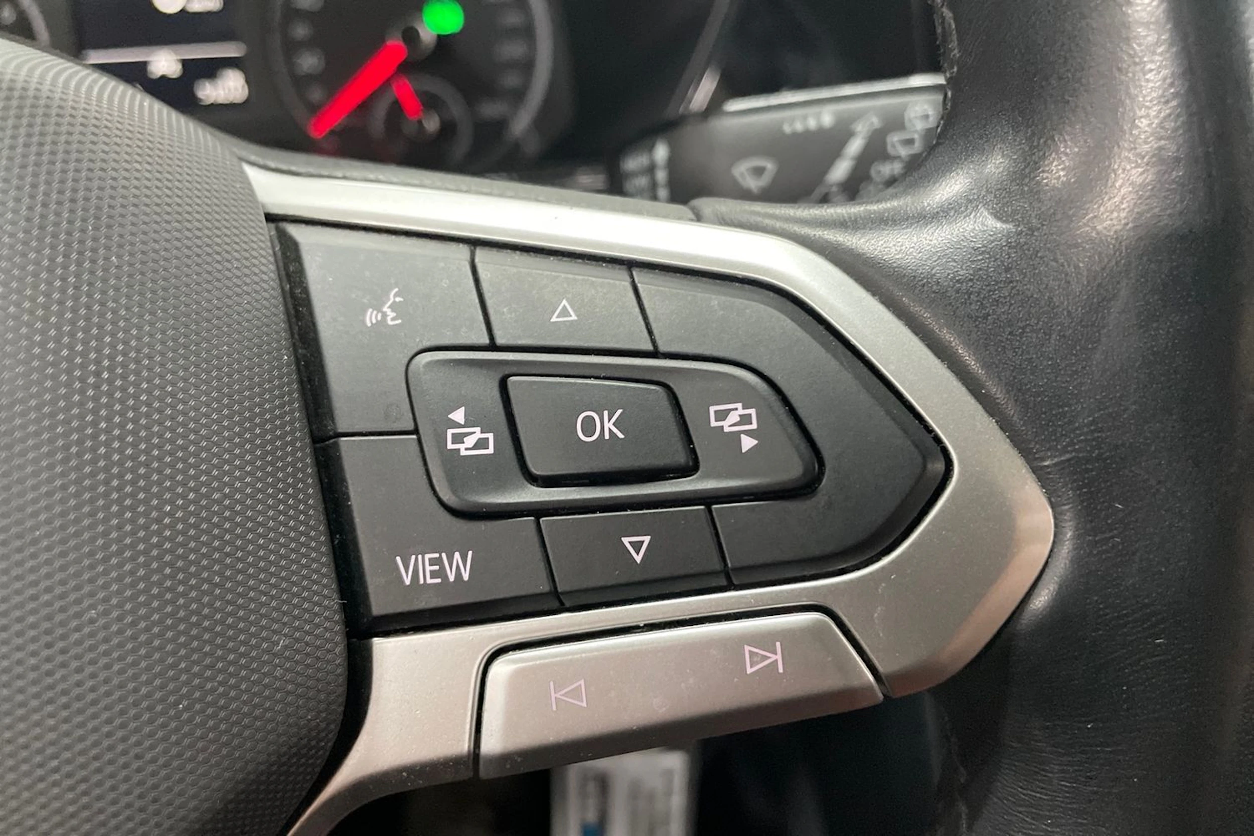 Valkoinen Volkswagen T-Cross 2021 kuva 14.