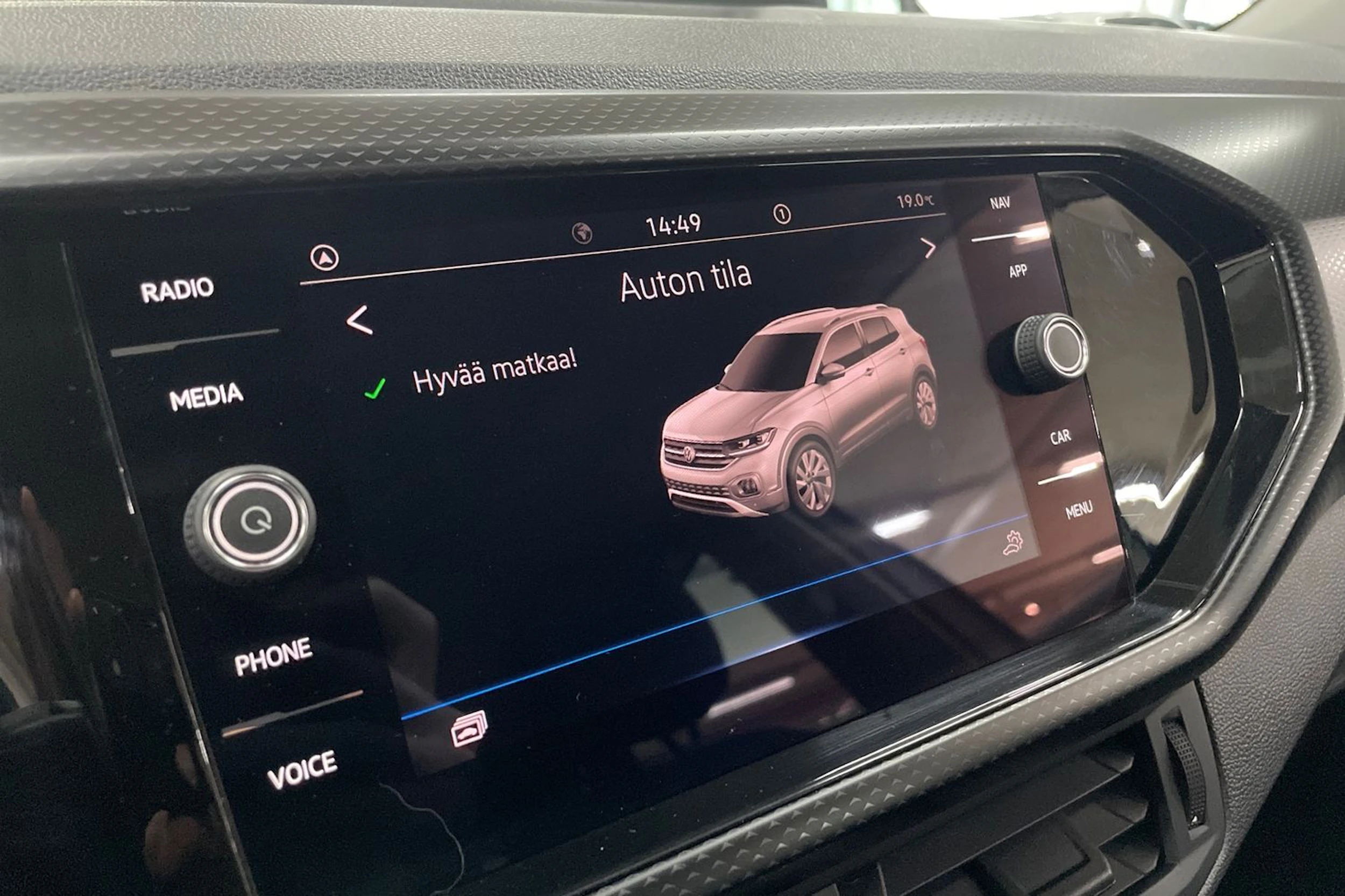 Valkoinen Volkswagen T-Cross 2021 kuva 17.