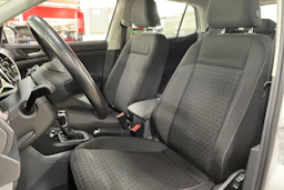 Valkoinen Volkswagen T-Cross 2021 kuva 24.