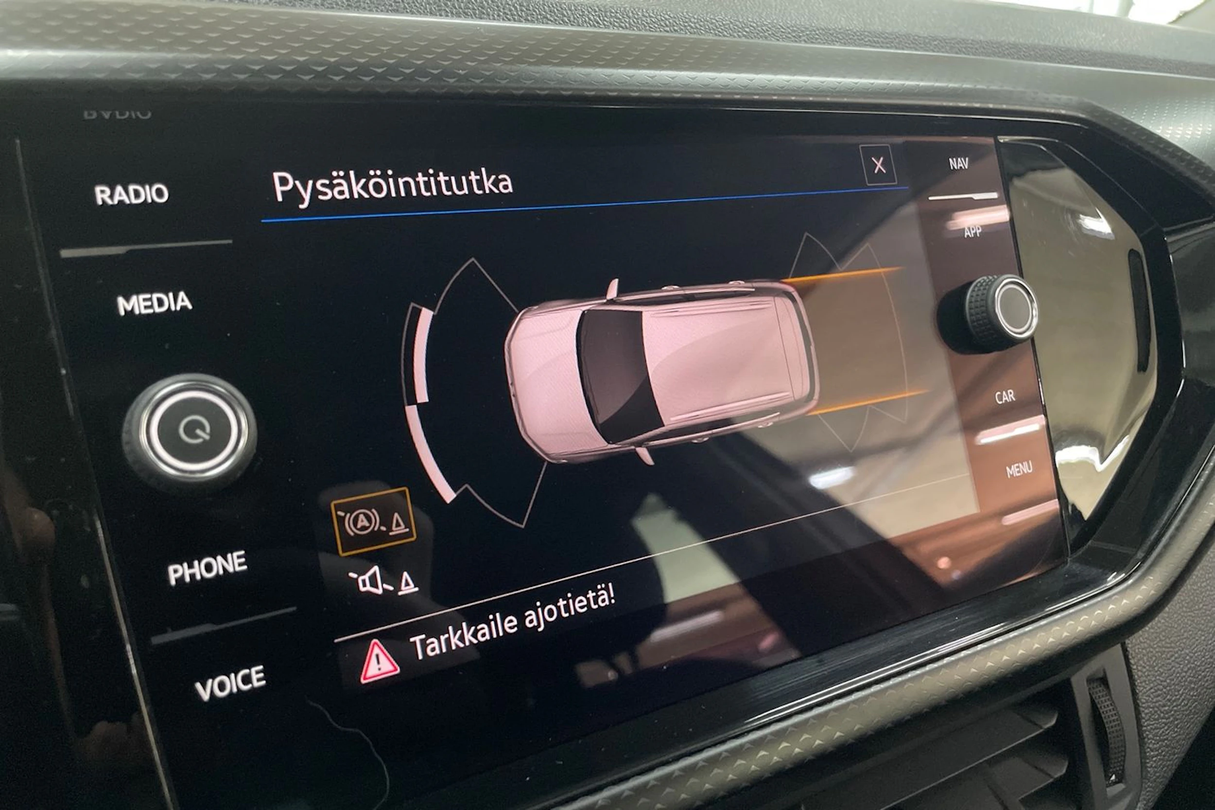 Valkoinen Volkswagen T-Cross 2021 kuva 25.