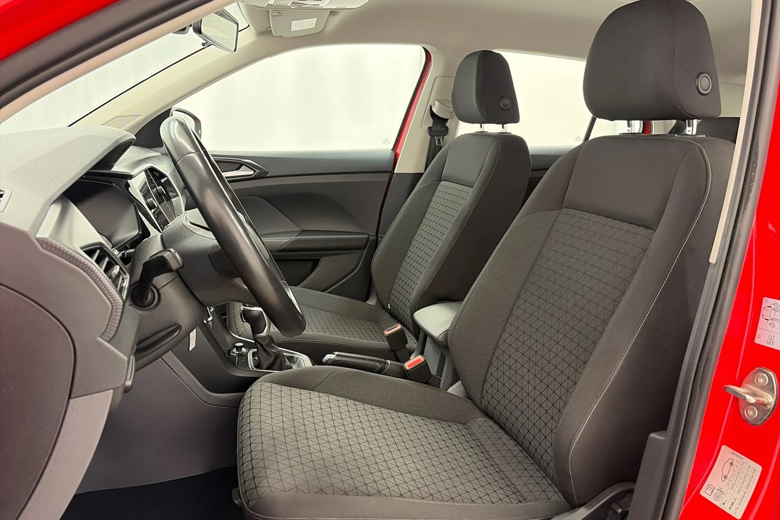 punainen Volkswagen T-Cross 2021 kuva 12.