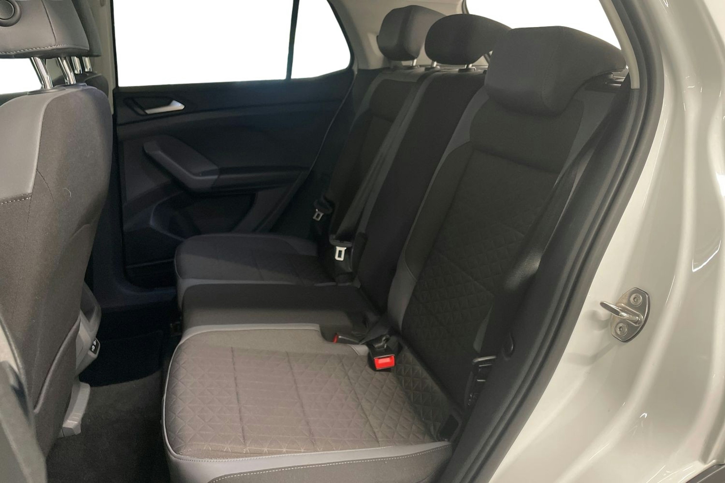 valkoinen Volkswagen T-Cross 2021 kuva 10.