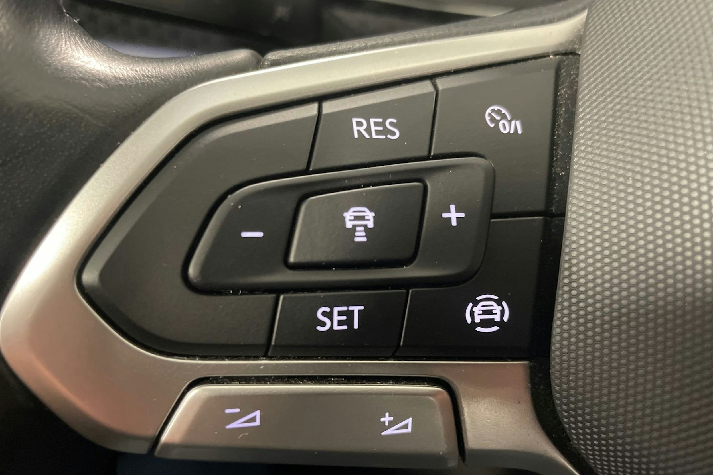 valkoinen Volkswagen T-Cross 2021 kuva 17.