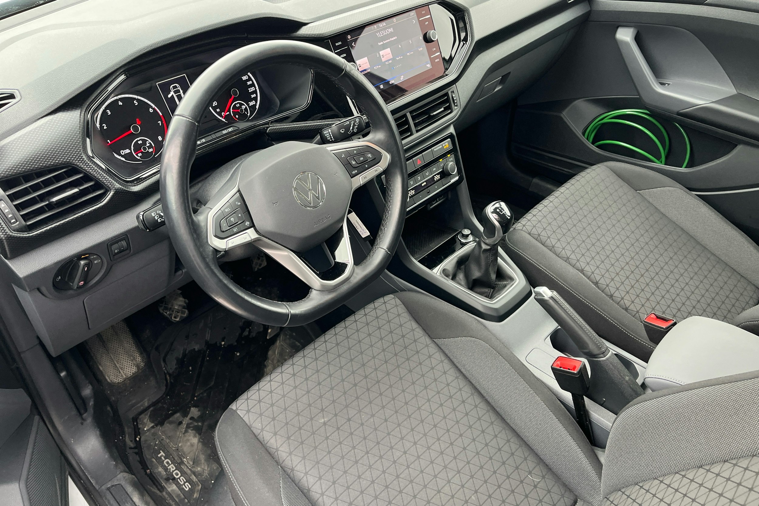 valkoinen Volkswagen T-Cross 2021 kuva 3.