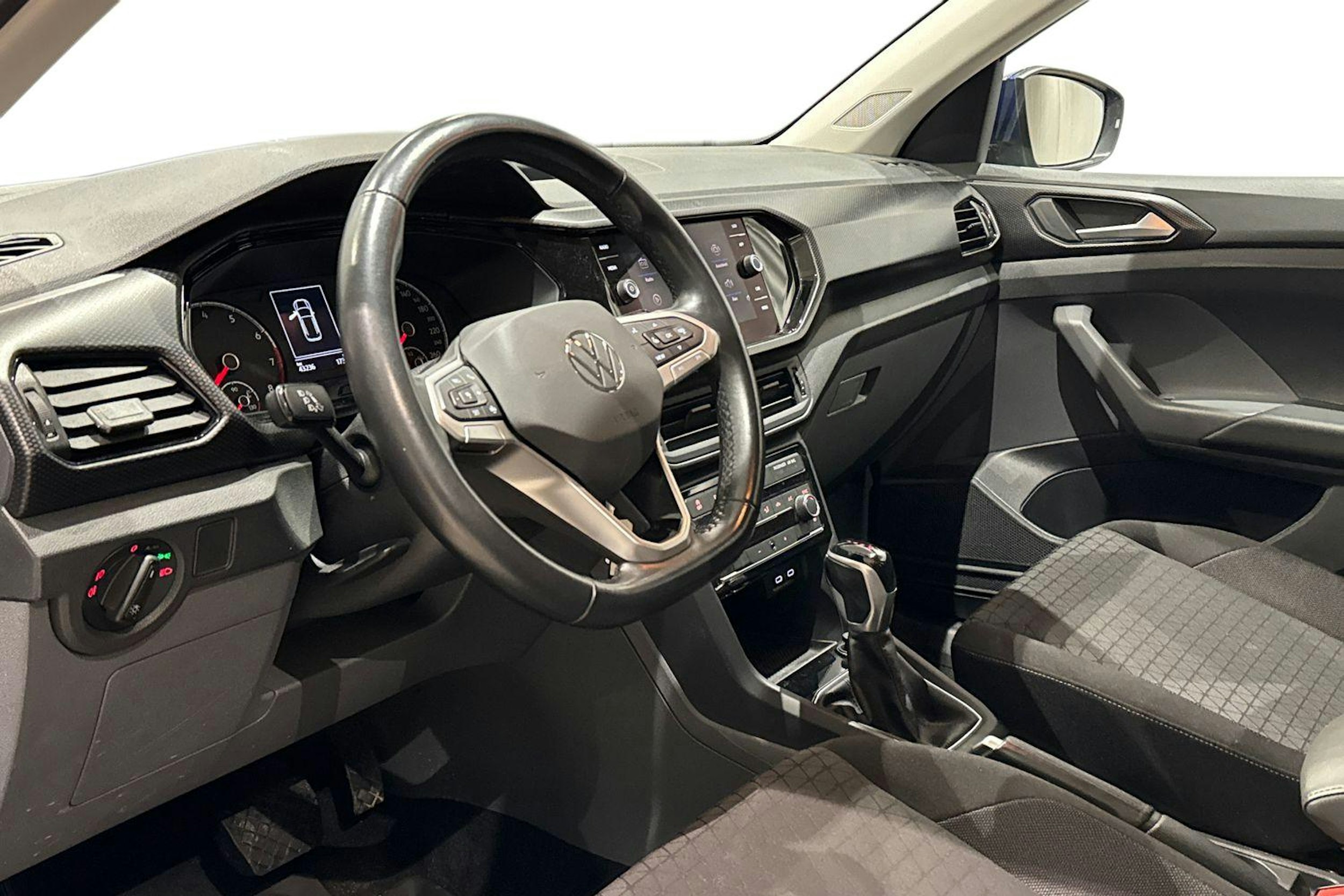 met. sininen Volkswagen T-Cross 2021 kuva 6.