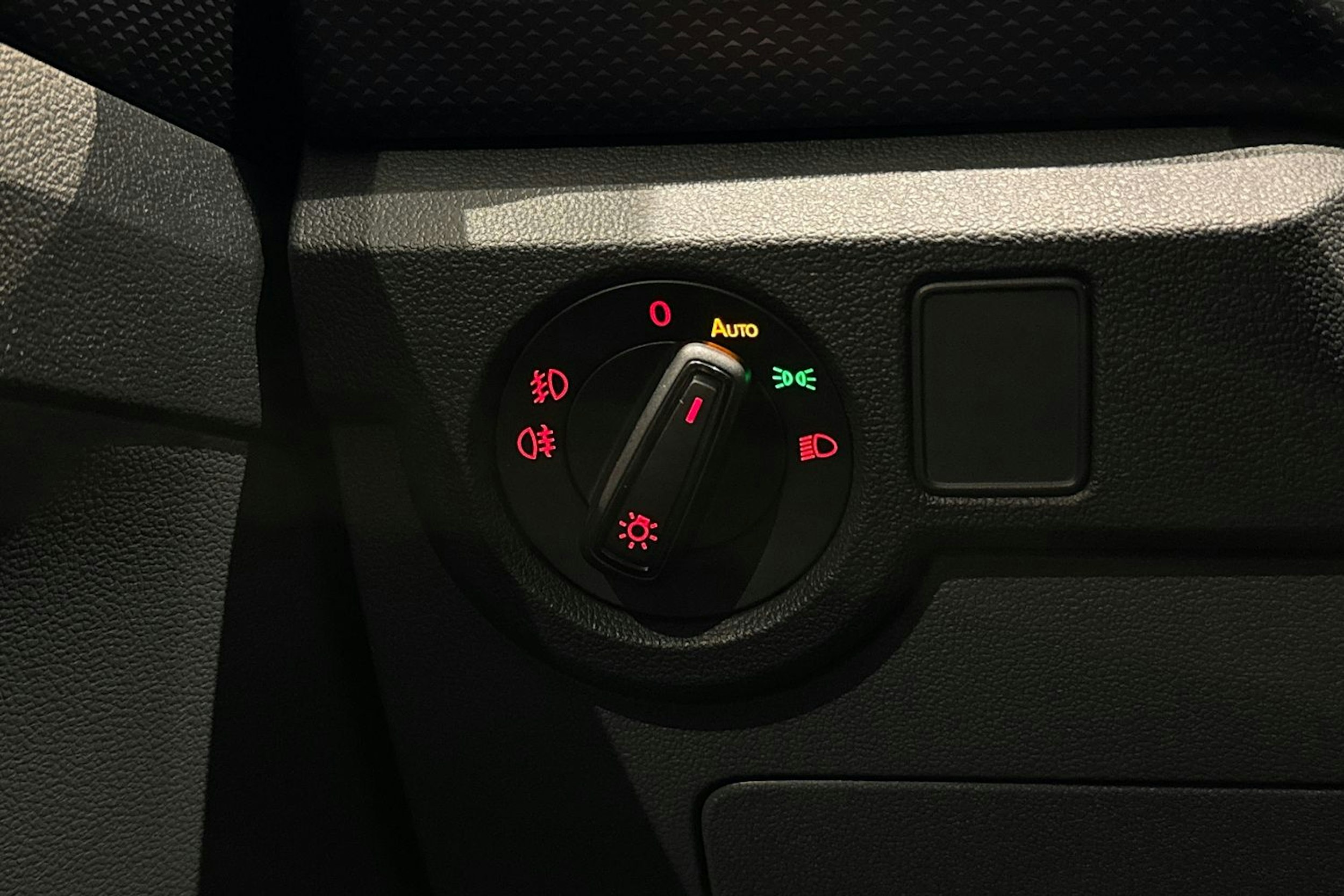 met. sininen Volkswagen T-Cross 2021 kuva 17.