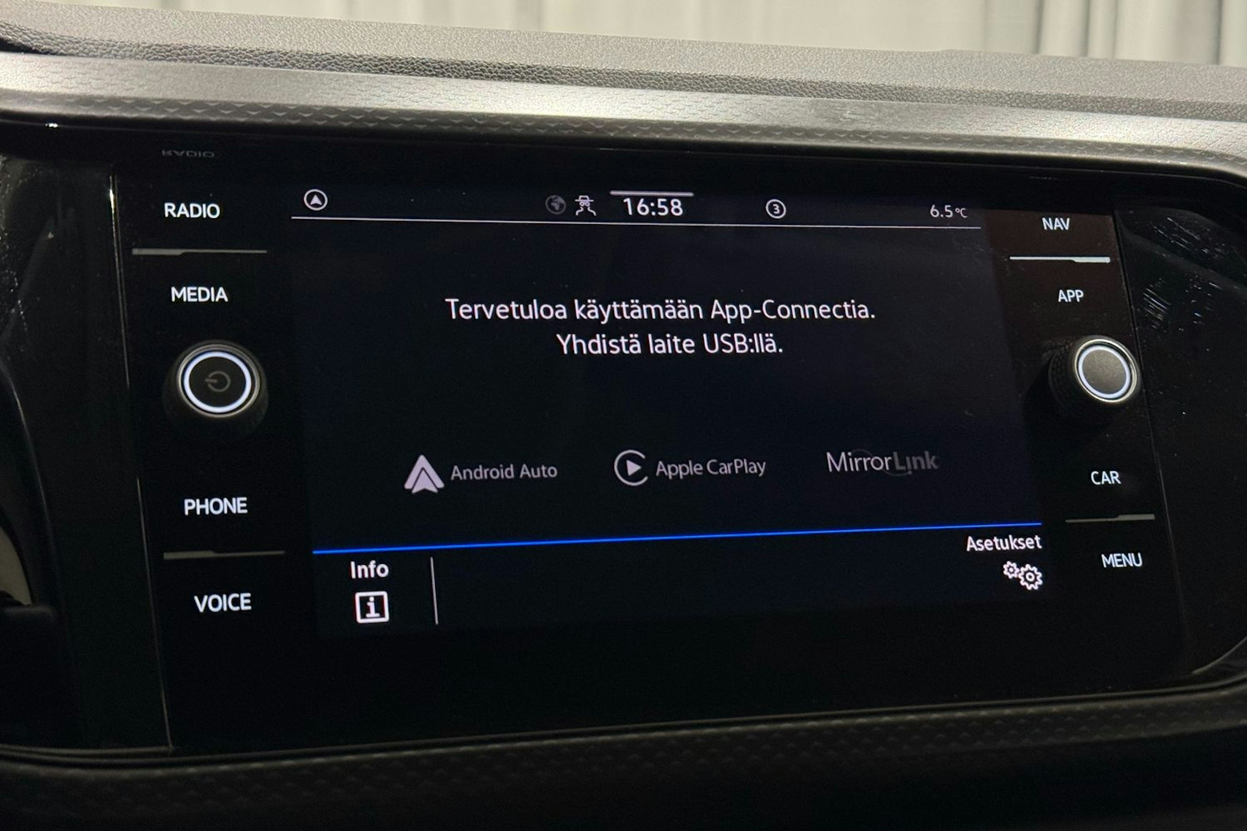 met. sininen Volkswagen T-Cross 2021 kuva 21.