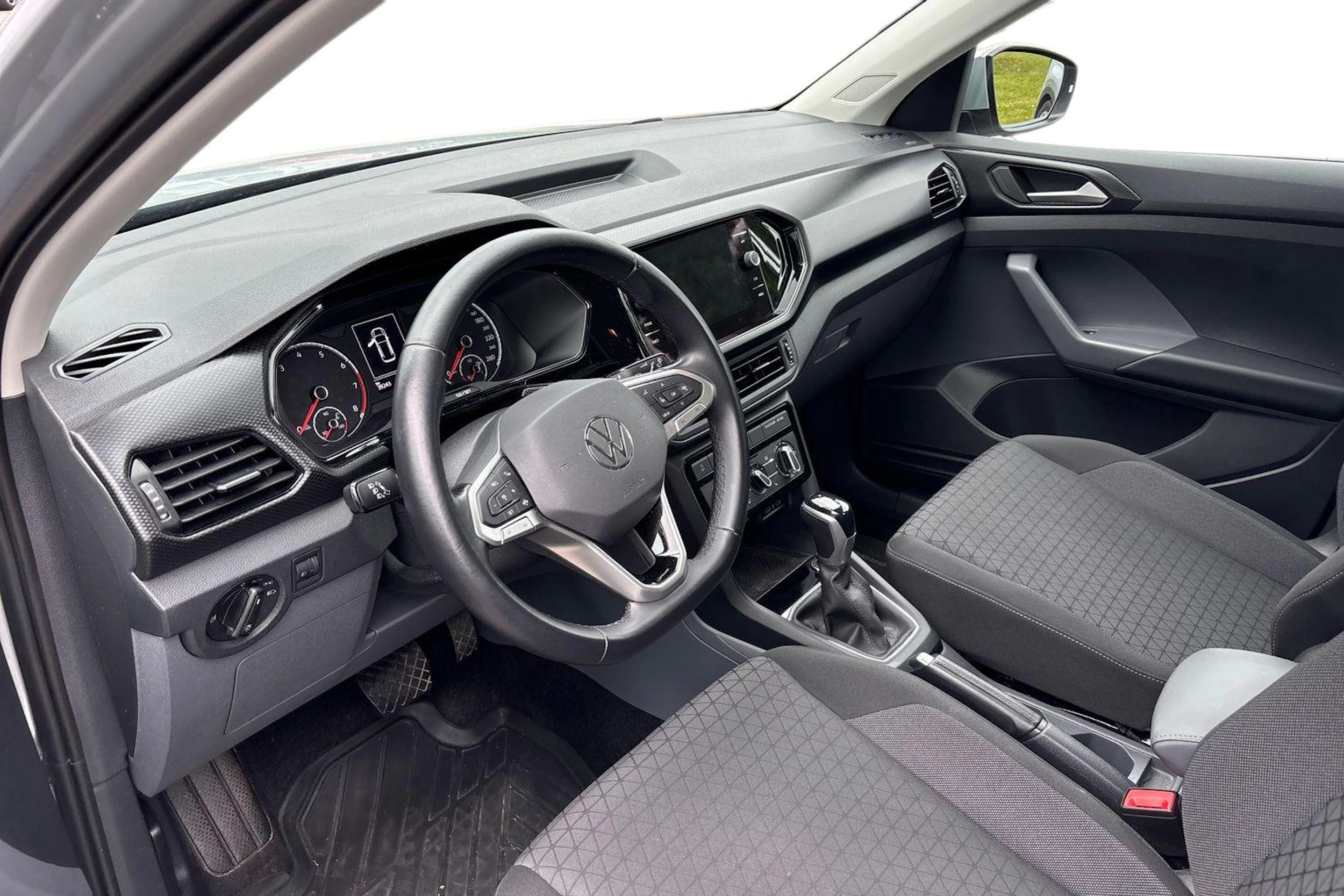 met. hopea Volkswagen T-Cross 2021 kuva 3.