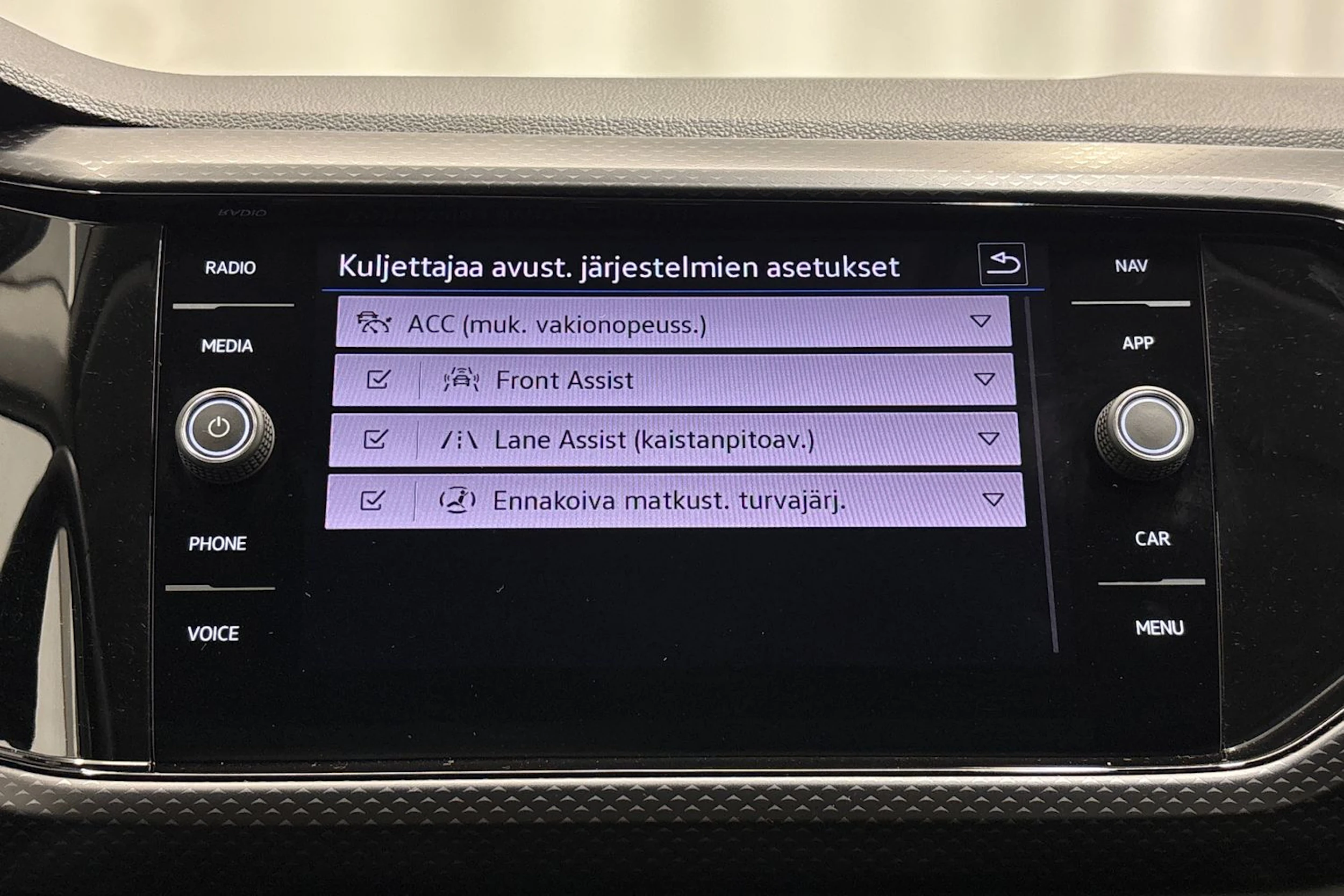 met. hopea Volkswagen T-Cross 2021 kuva 18.