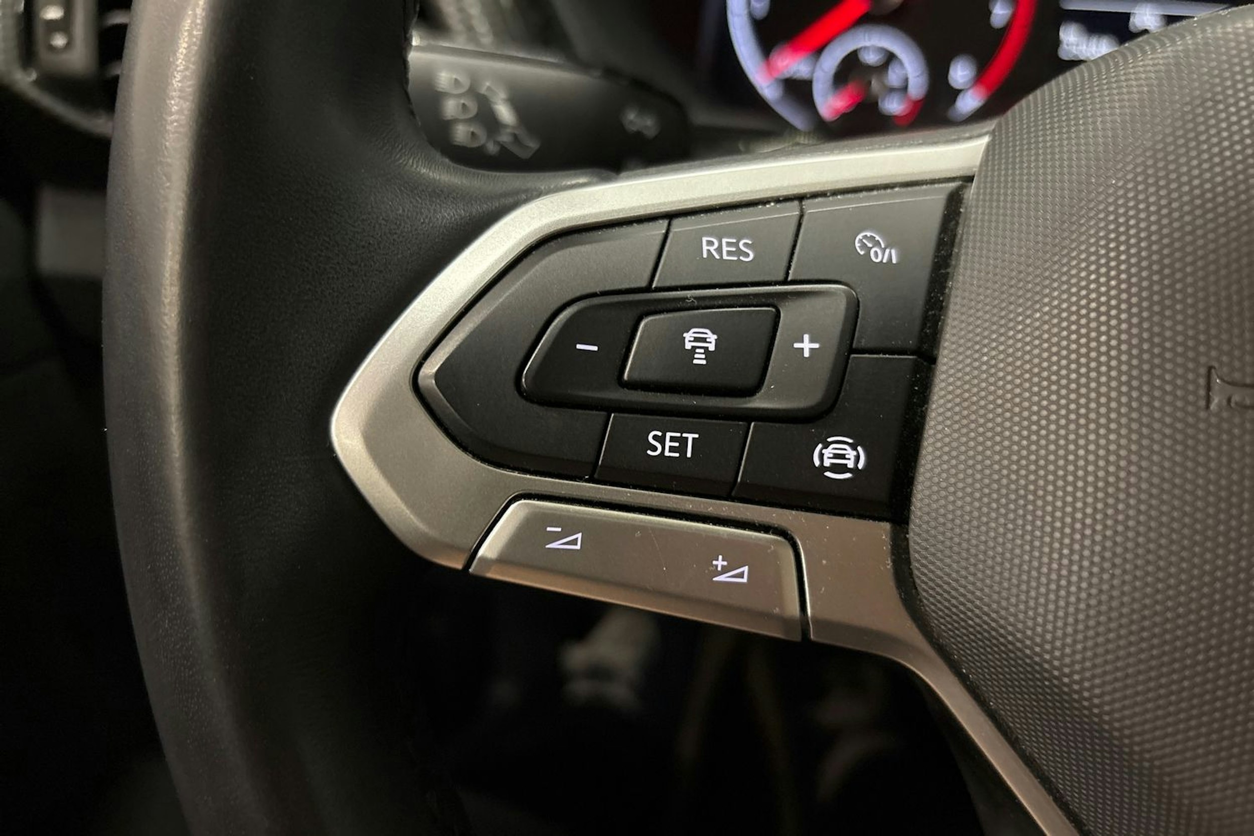 met. harmaa Volkswagen T-Cross 2021 kuva 13.
