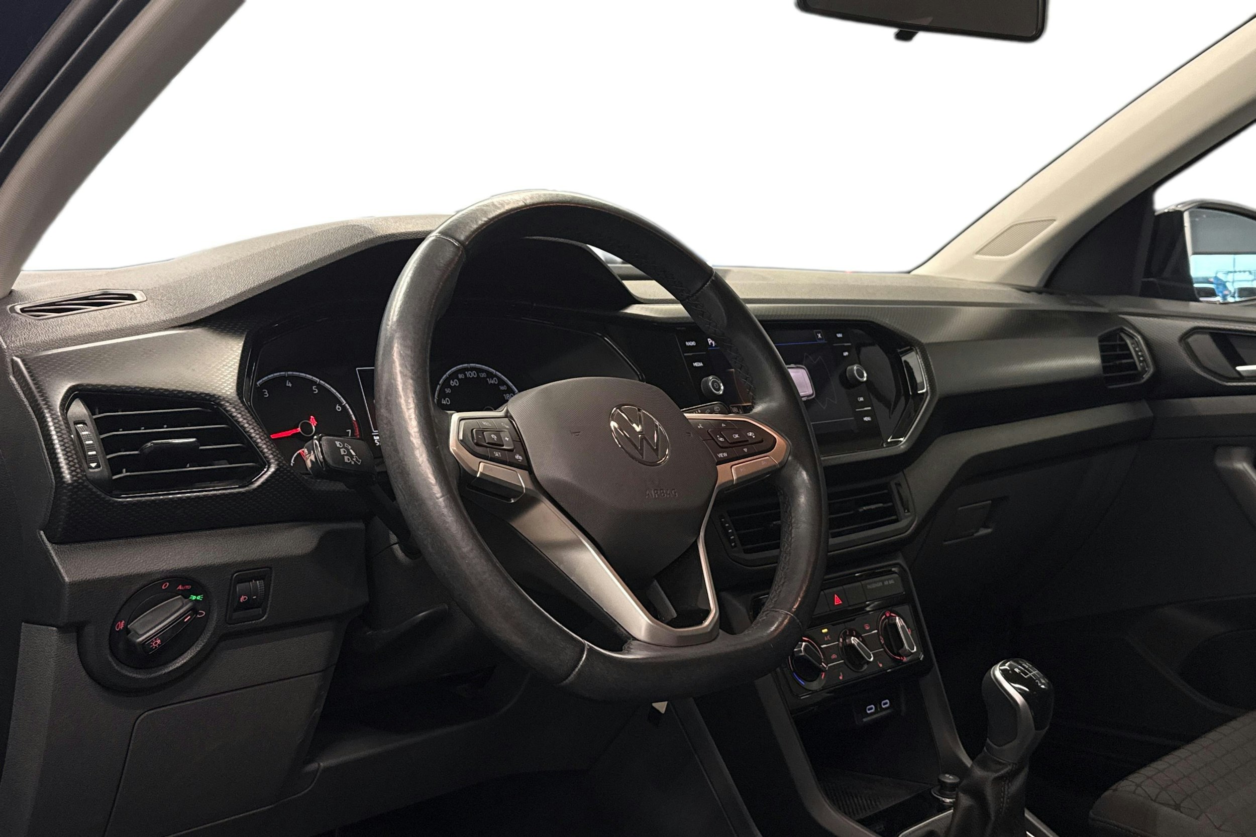 musta Volkswagen T-Cross 2021 kuva 6.