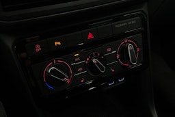 musta Volkswagen T-Cross 2021 kuva 18.