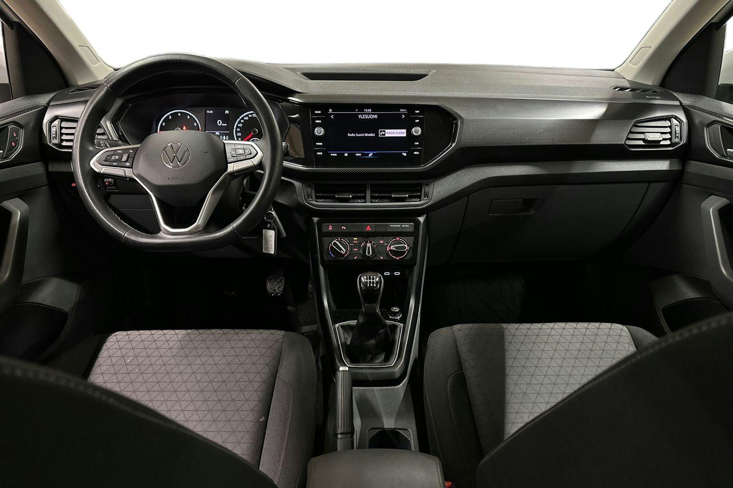 Valkoinen Volkswagen T-Cross 2021 kuva 7.