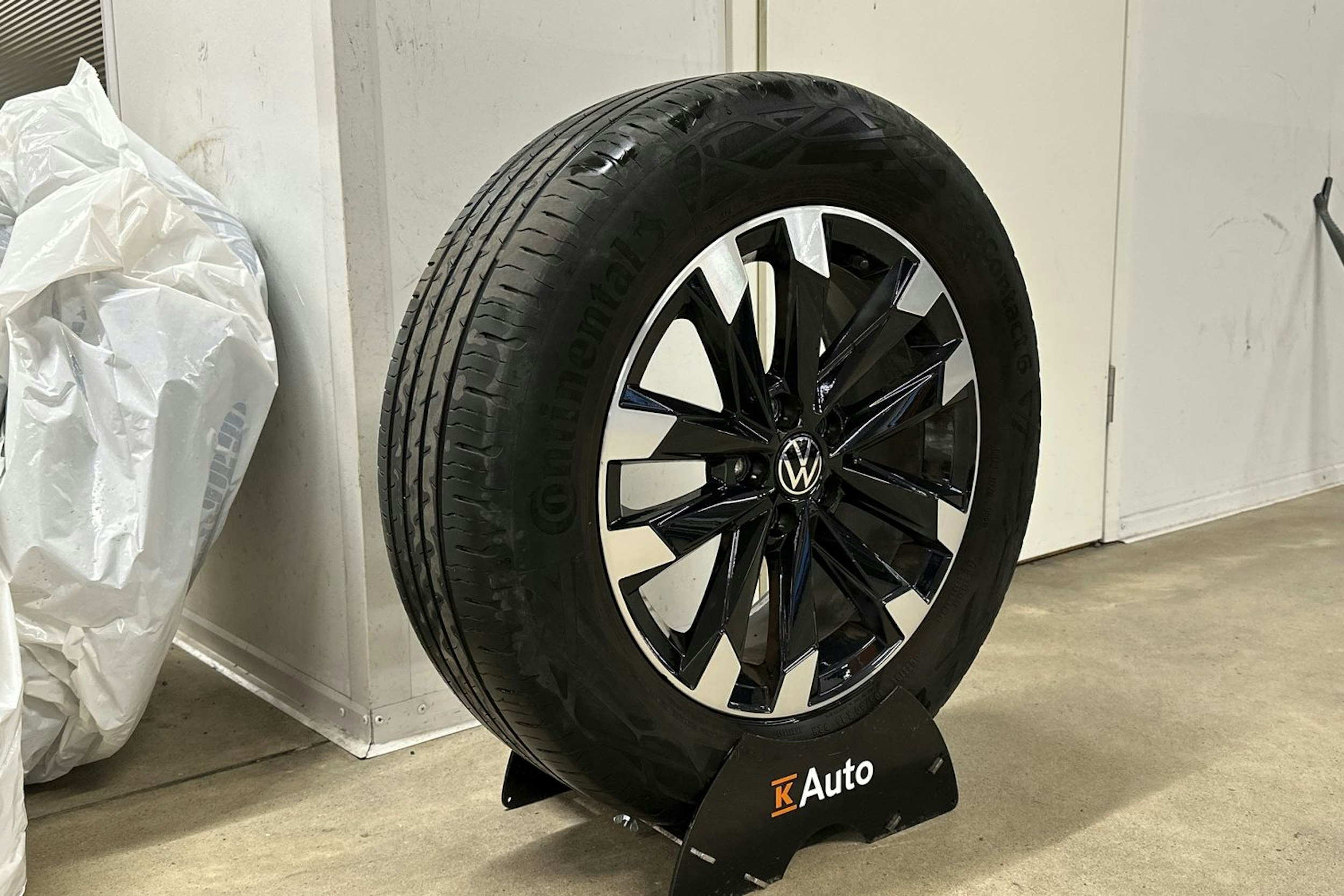 Valkoinen Volkswagen T-Cross 2021 kuva 10.