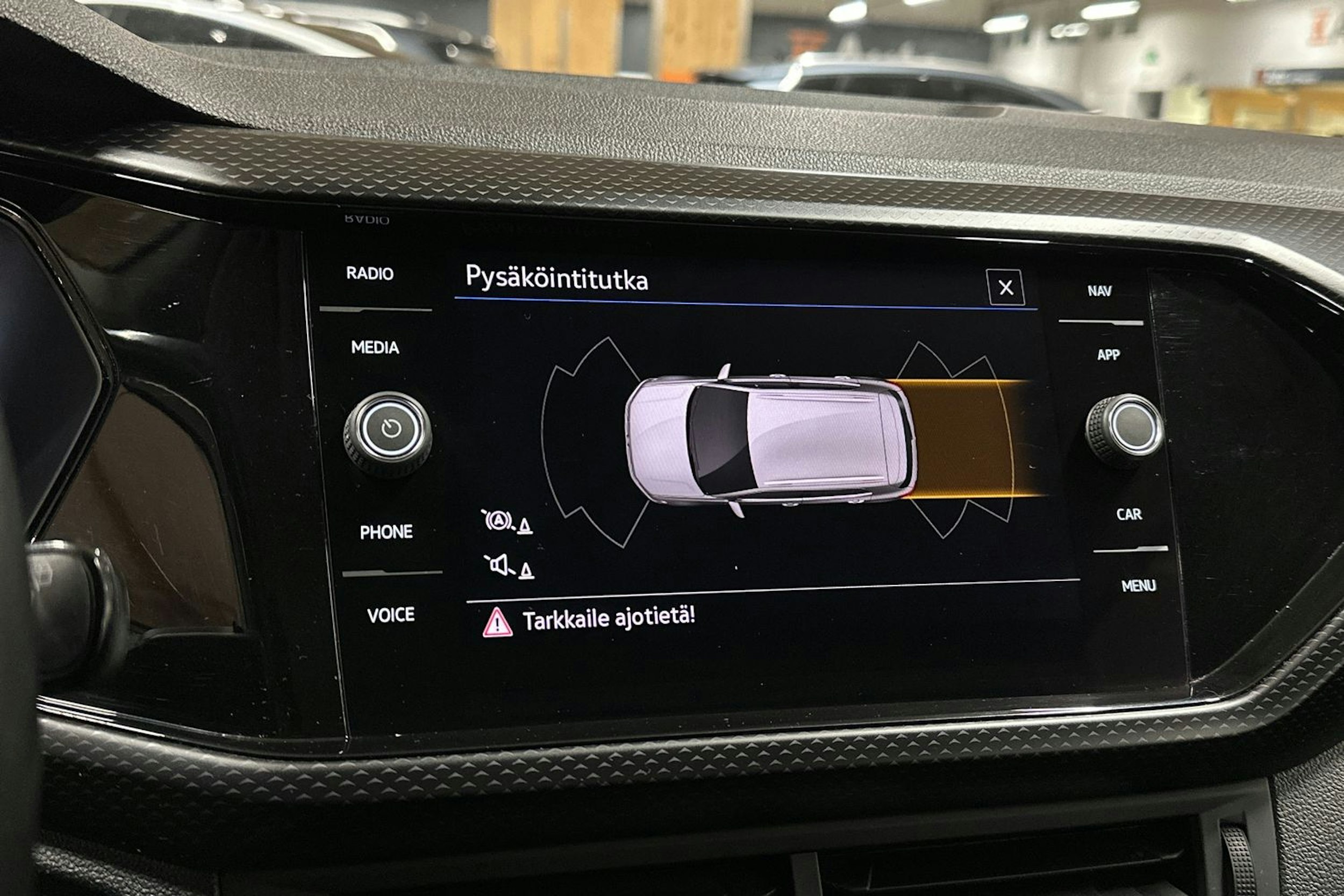 Valkoinen Volkswagen T-Cross 2021 kuva 12.