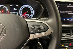 Valkoinen Volkswagen T-Cross 2021 kuva 20.
