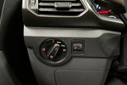 Valkoinen Volkswagen T-Cross 2021 kuva 21.