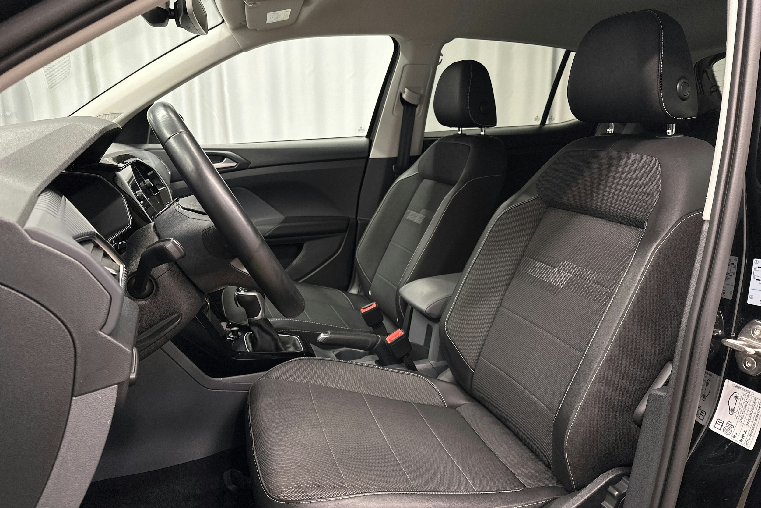 musta Volkswagen T-Cross 2021 kuva 15.