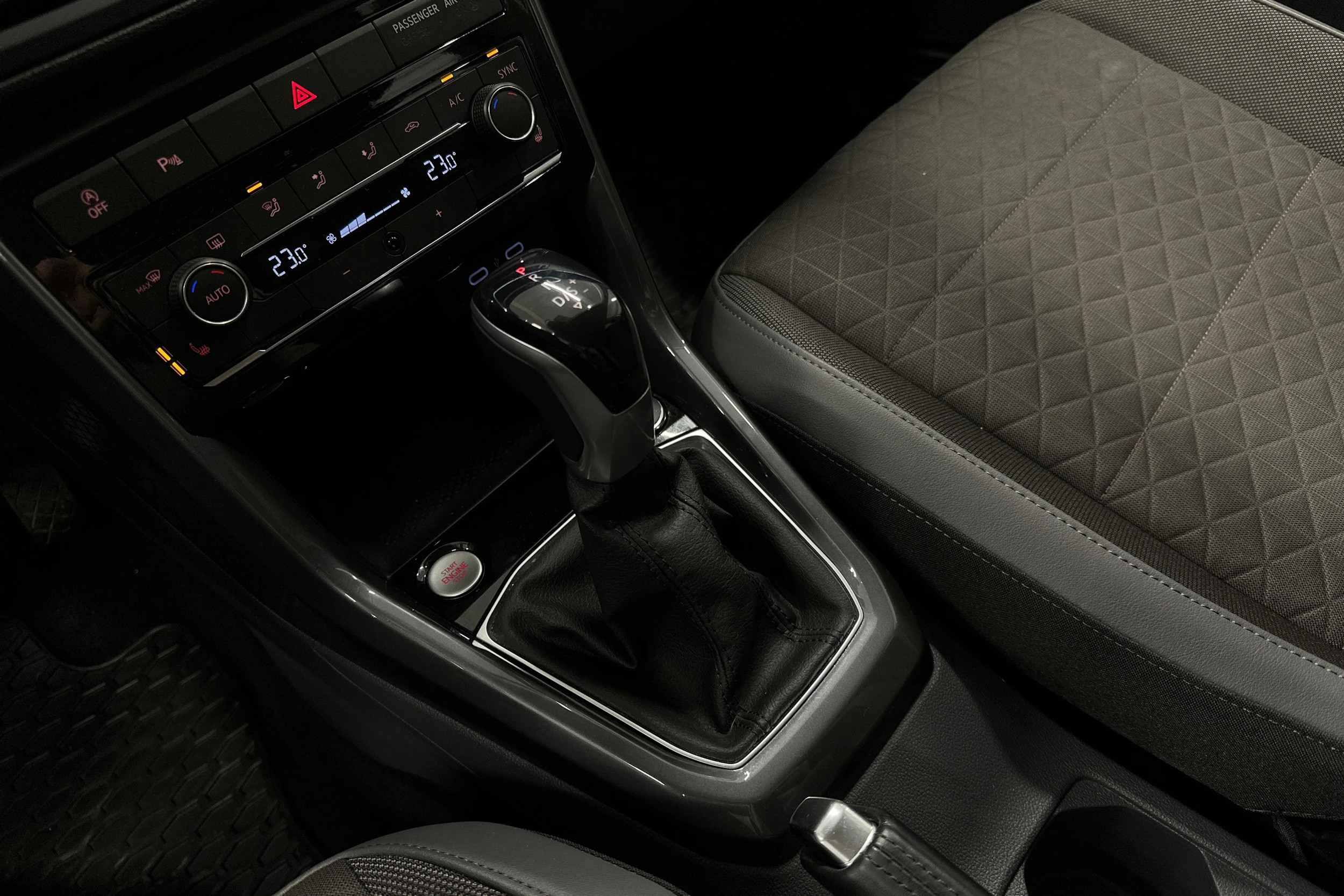 hopea Volkswagen T-Cross 2021 kuva 24.