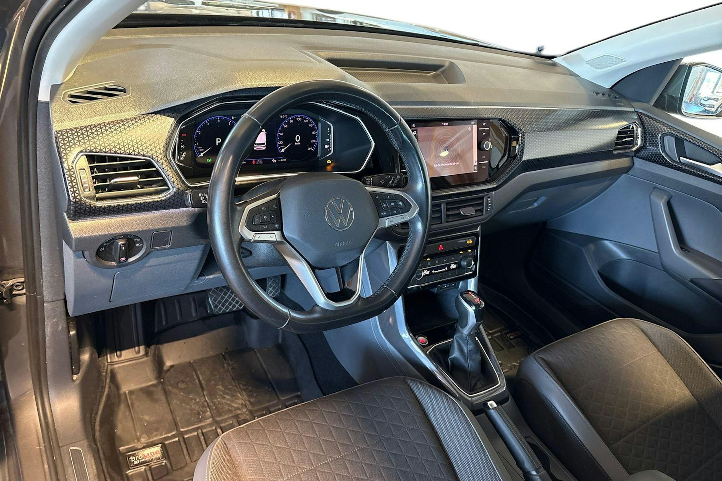 Harmaa Volkswagen T-Cross 2021 kuva 9.