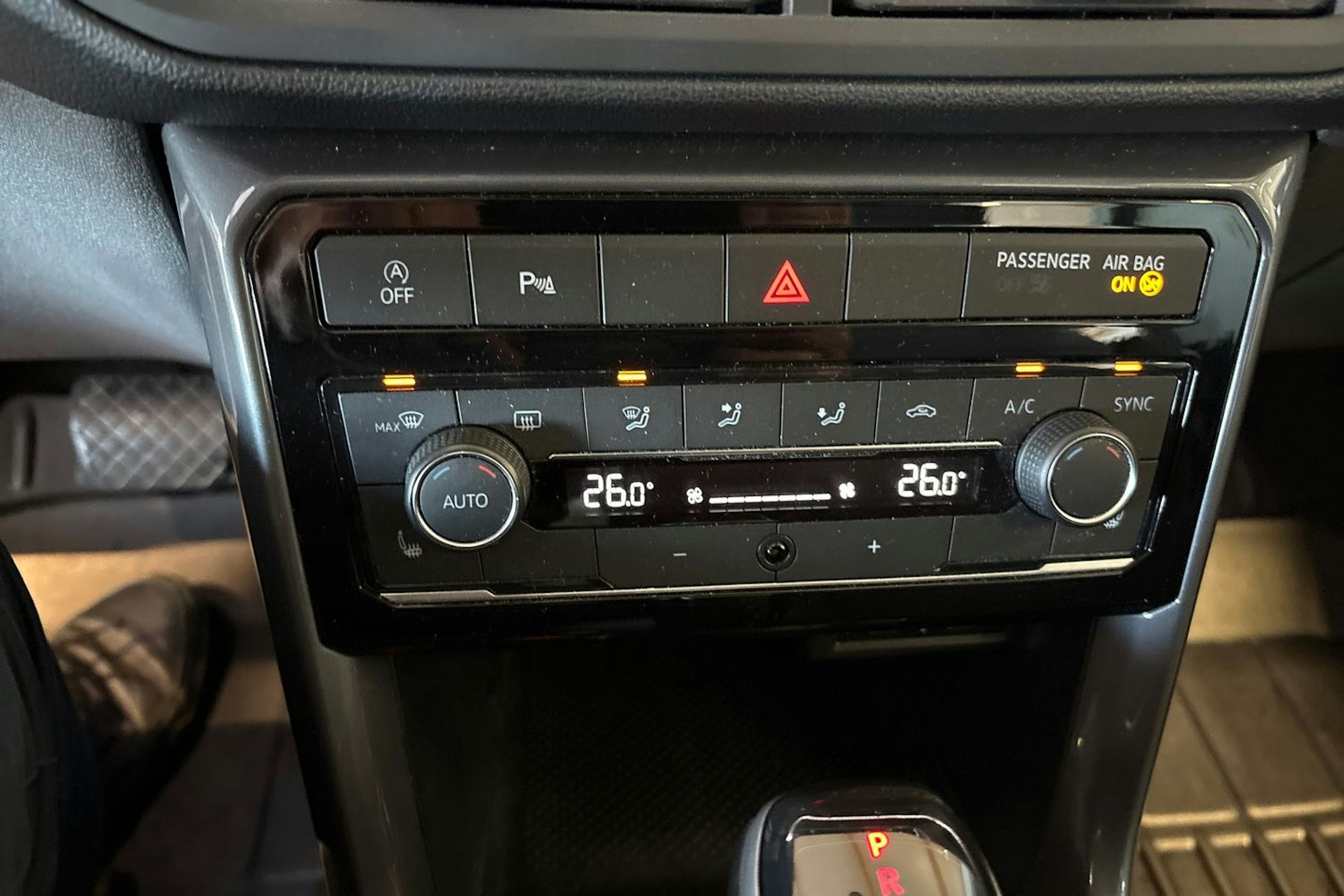 Harmaa Volkswagen T-Cross 2021 kuva 15.