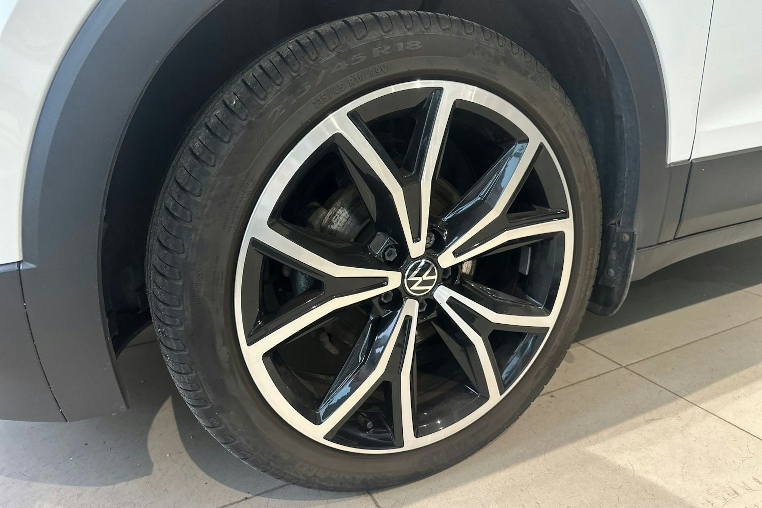 valkoinen Volkswagen T-Cross 2021 kuva 11.