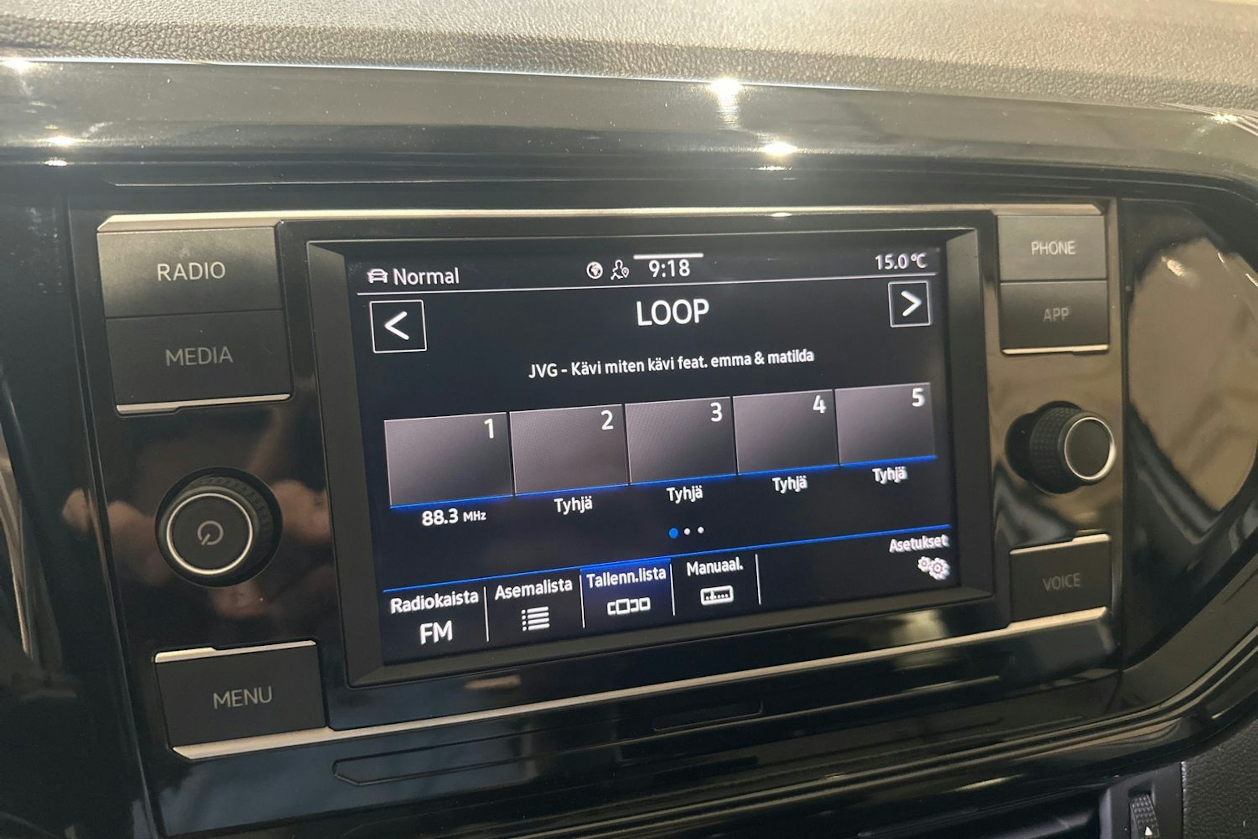 valkoinen Volkswagen T-Cross 2021 kuva 16.