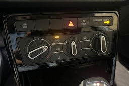 valkoinen Volkswagen T-Cross 2021 kuva 17.