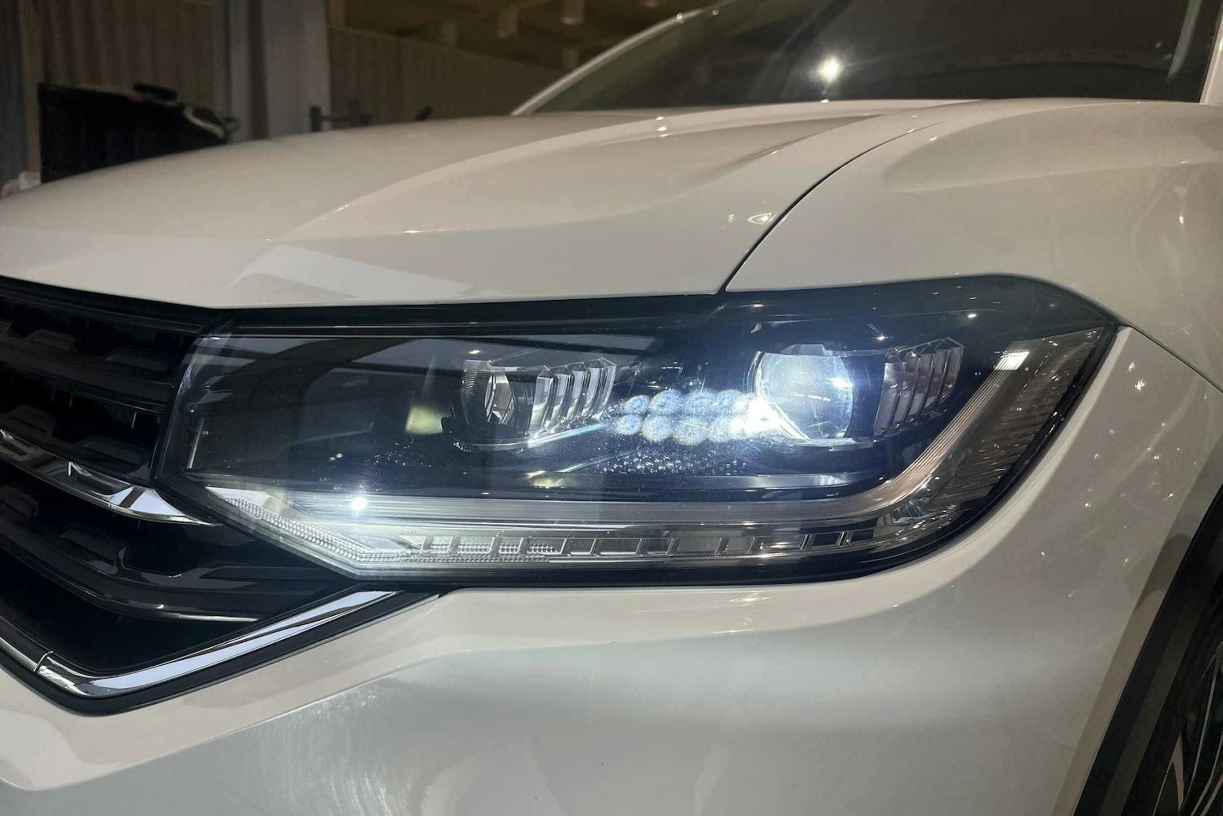 valkoinen Volkswagen T-Cross 2021 kuva 18.