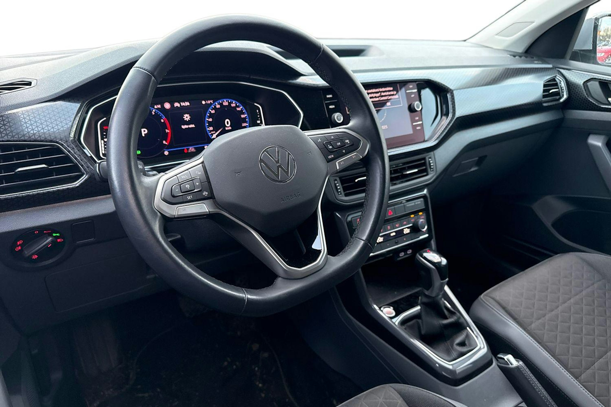 hopea Volkswagen T-Cross 2021 kuva 3.