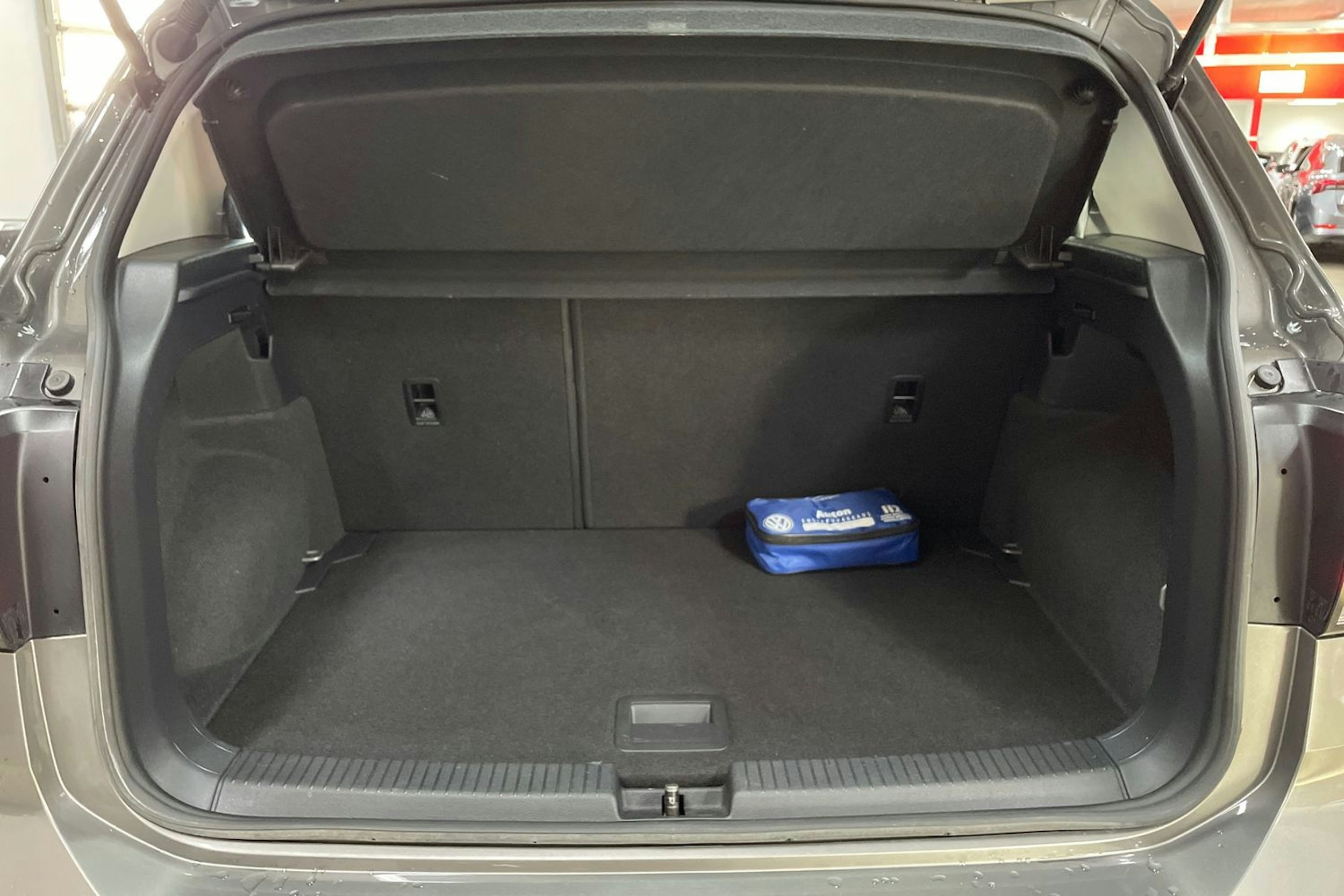 Harmaa Volkswagen T-Cross 2021 kuva 16.