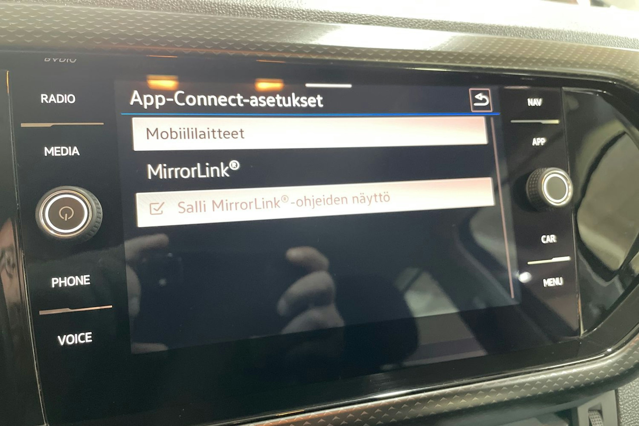 Harmaa Volkswagen T-Cross 2021 kuva 18.