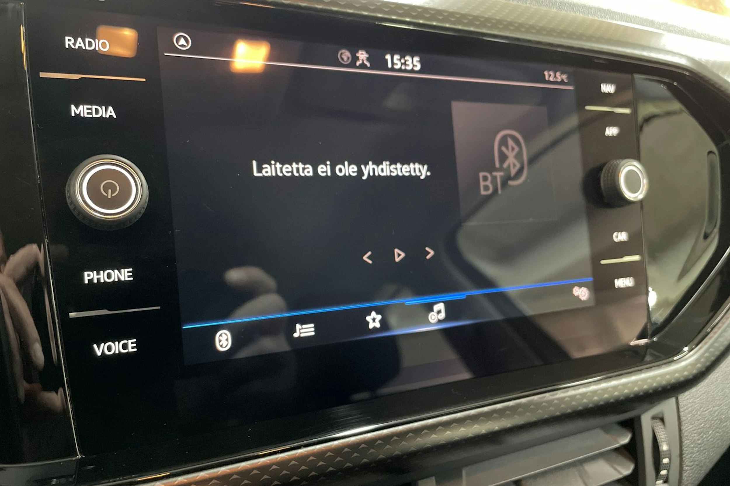 Harmaa Volkswagen T-Cross 2021 kuva 19.