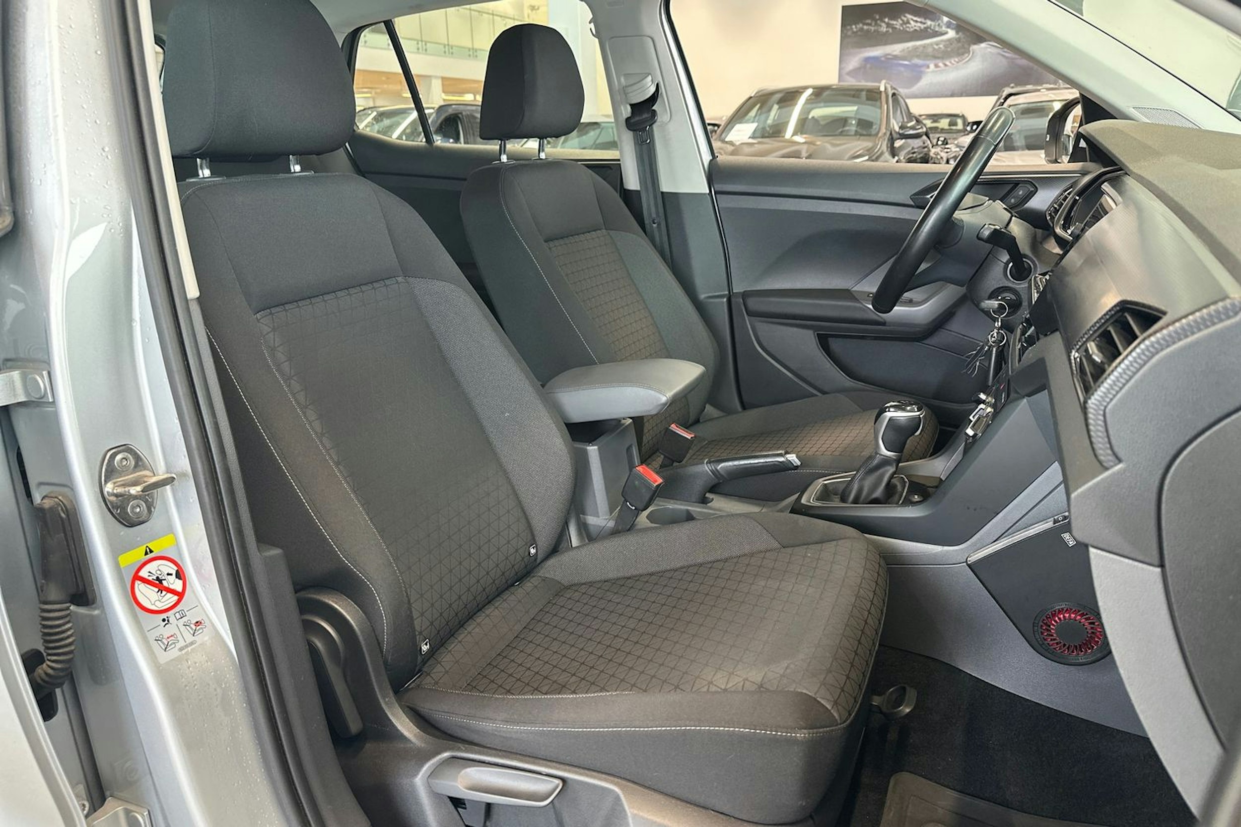 hopea Volkswagen T-Cross 2021 kuva 18.