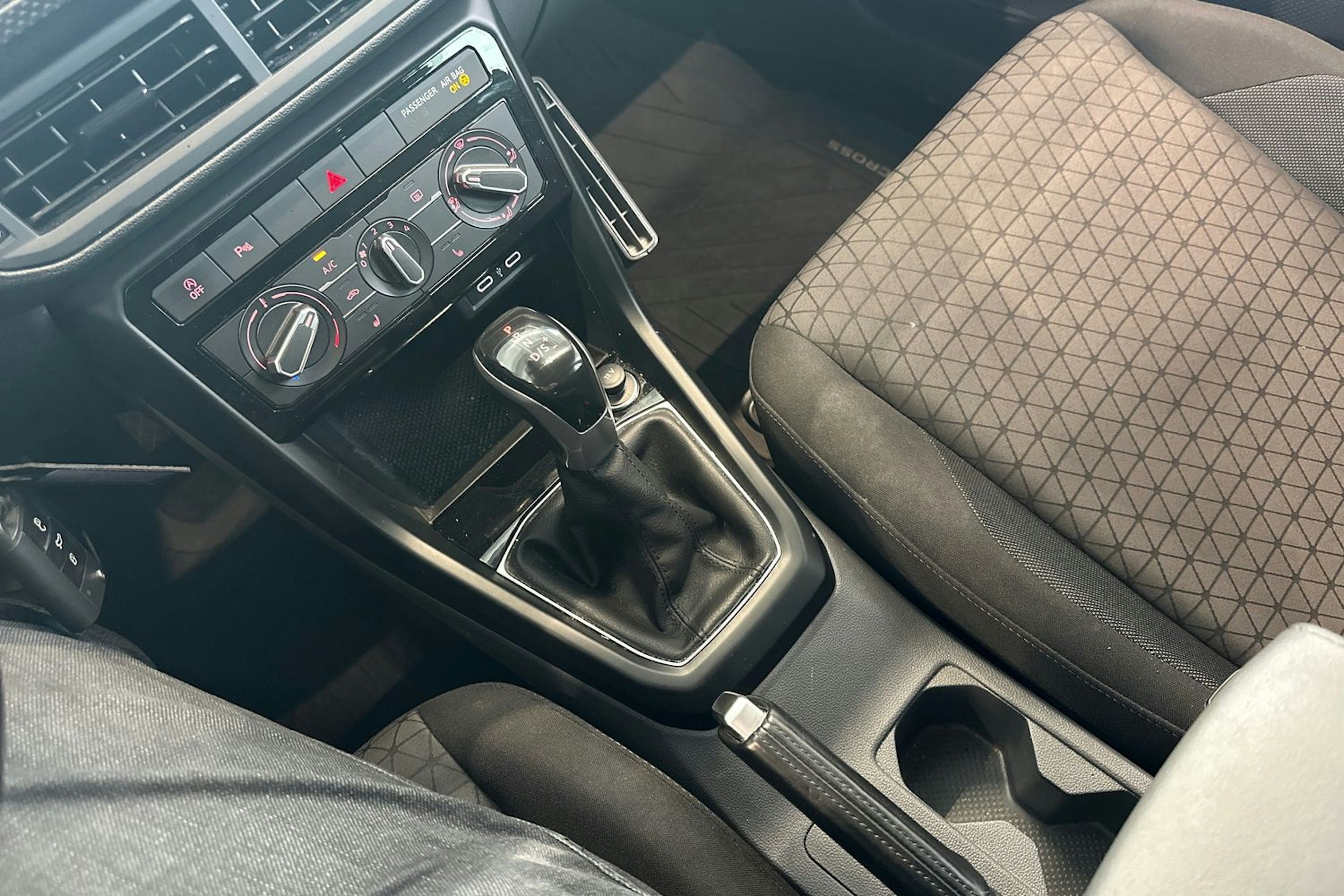 hopea Volkswagen T-Cross 2021 kuva 32.