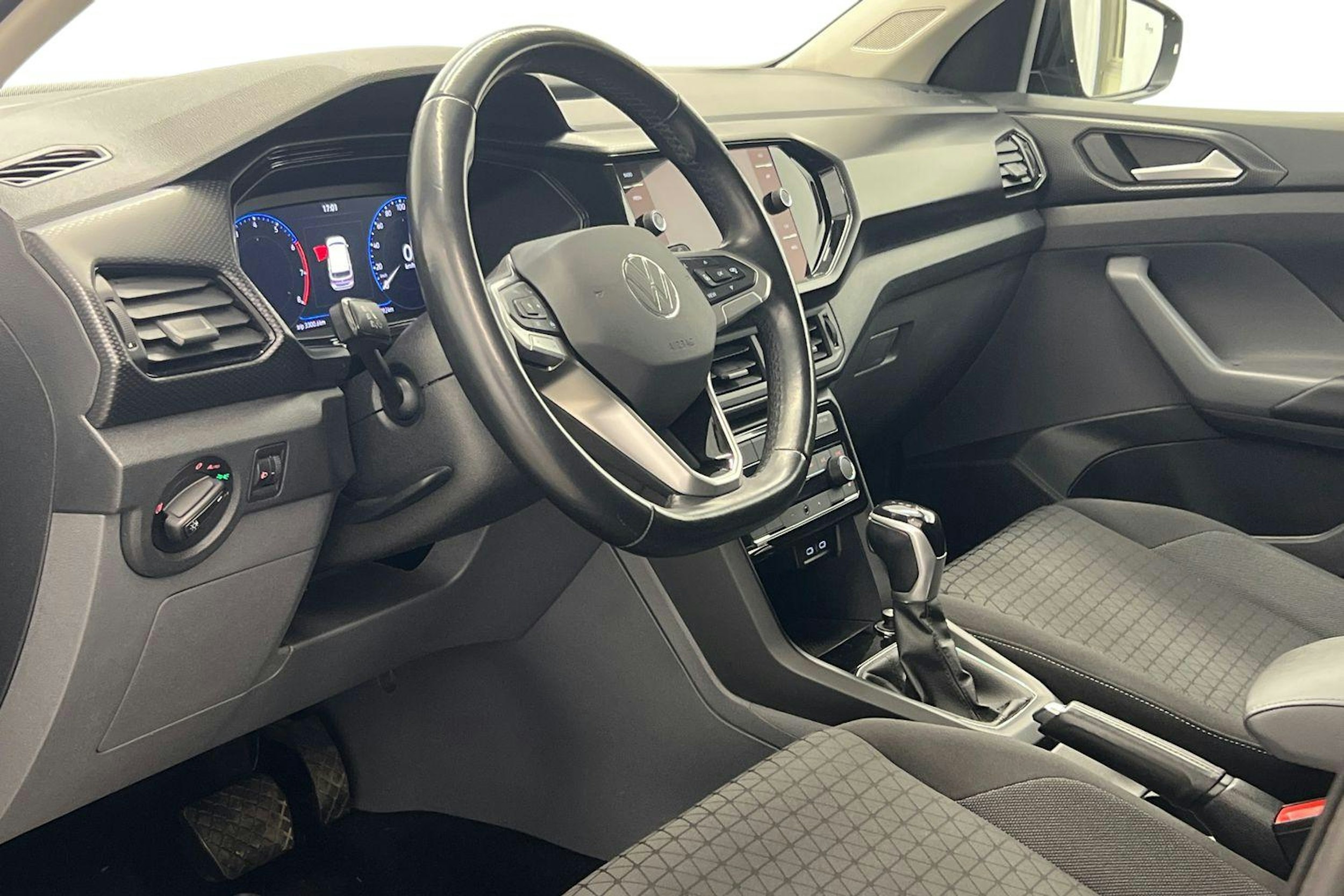 musta Volkswagen T-Cross 2021 kuva 6.