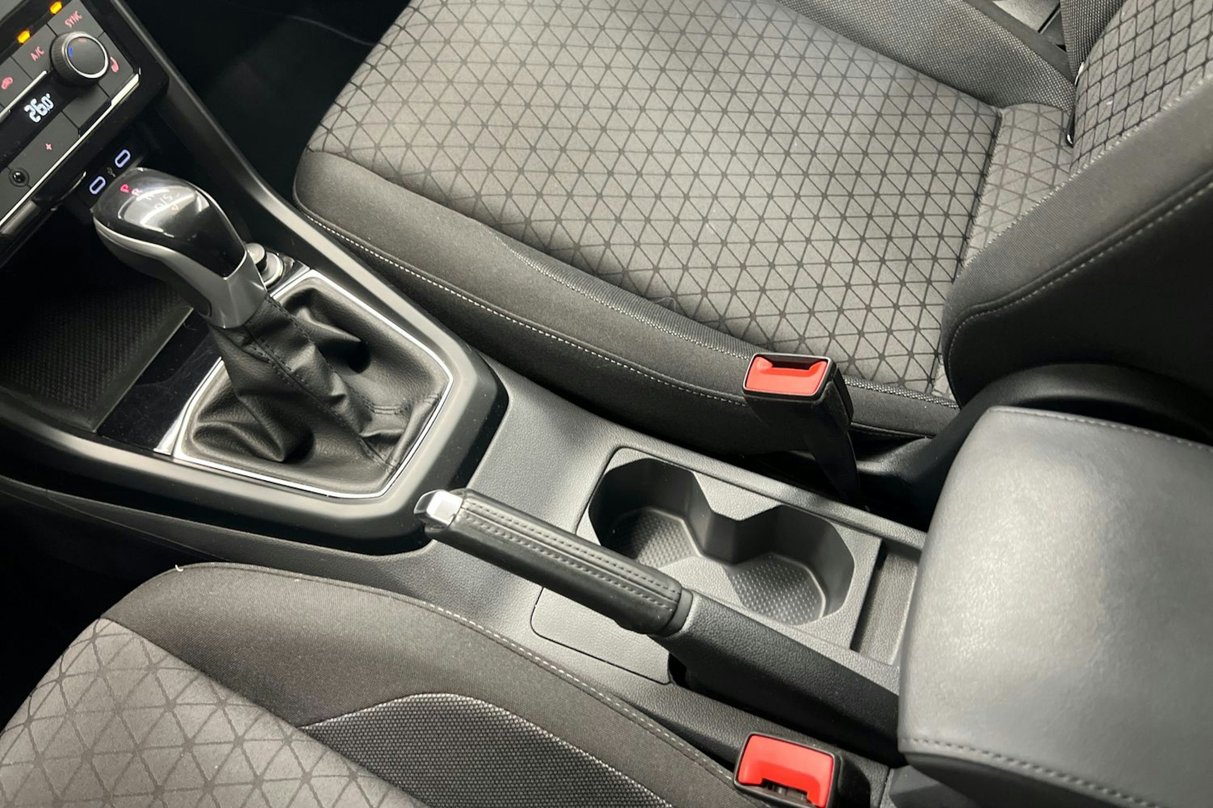 musta Volkswagen T-Cross 2021 kuva 27.