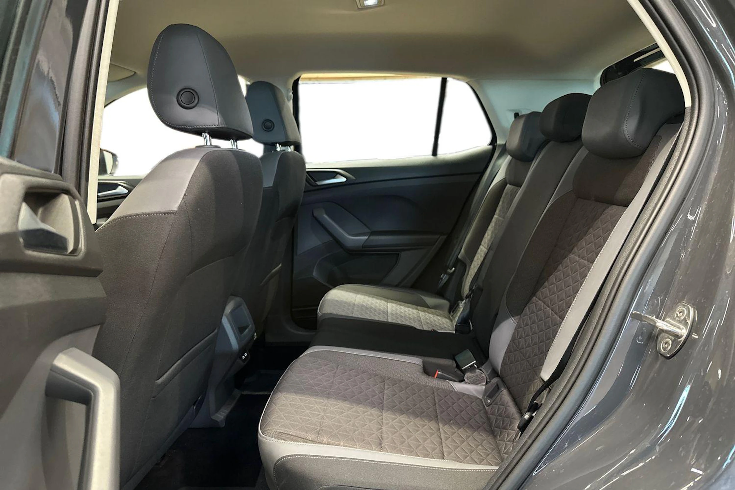 harmaa Volkswagen T-Cross 2021 kuva 8.
