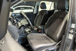 harmaa Volkswagen T-Cross 2021 kuva 12.