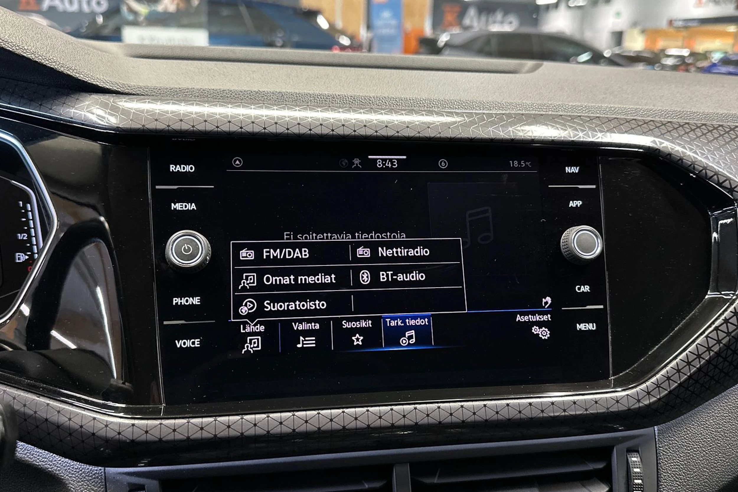 harmaa Volkswagen T-Cross 2021 kuva 16.