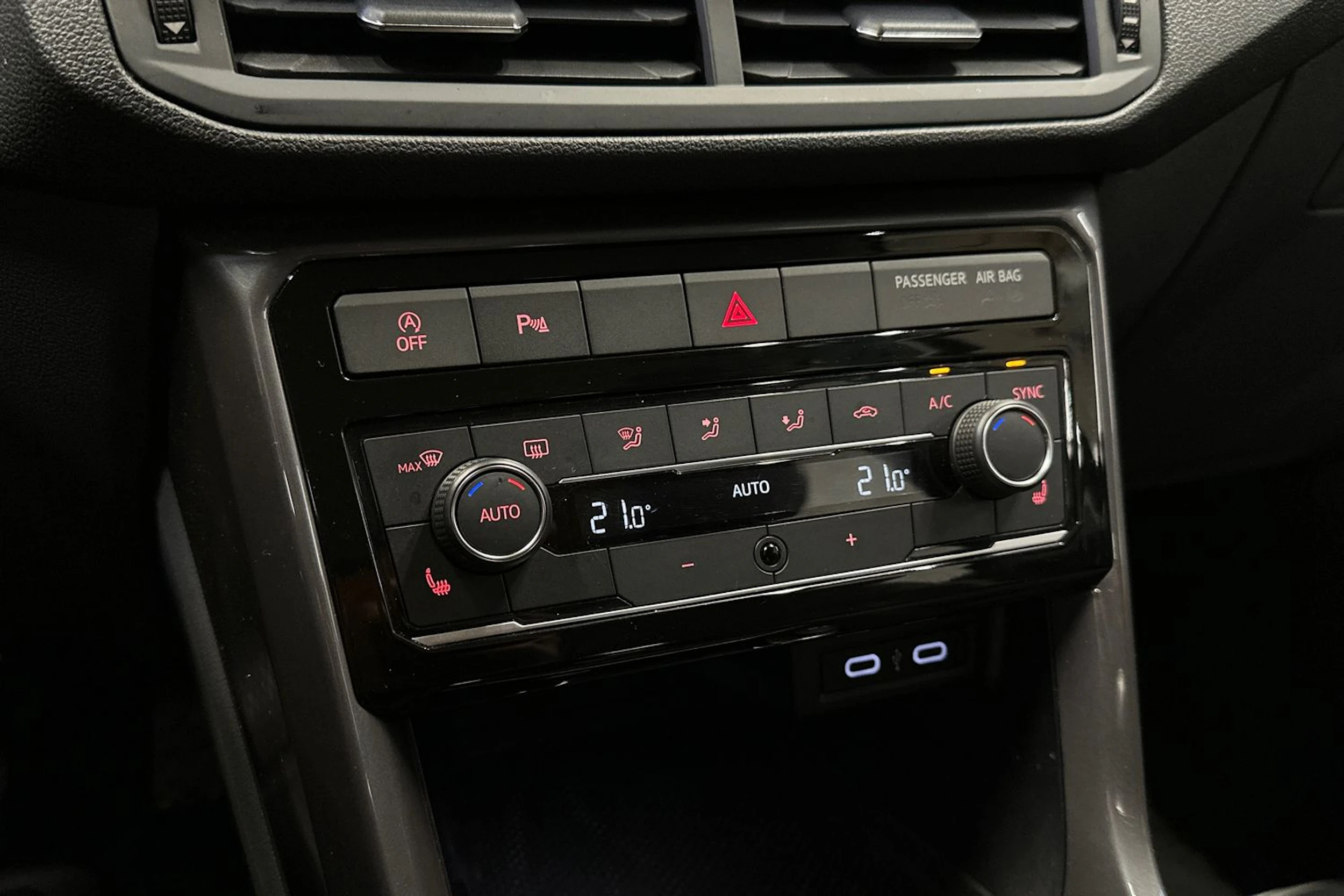 harmaa Volkswagen T-Cross 2021 kuva 18.