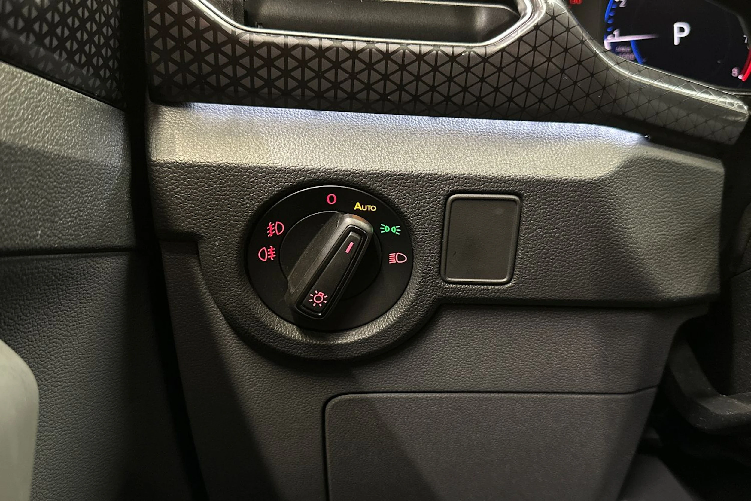 harmaa Volkswagen T-Cross 2021 kuva 23.