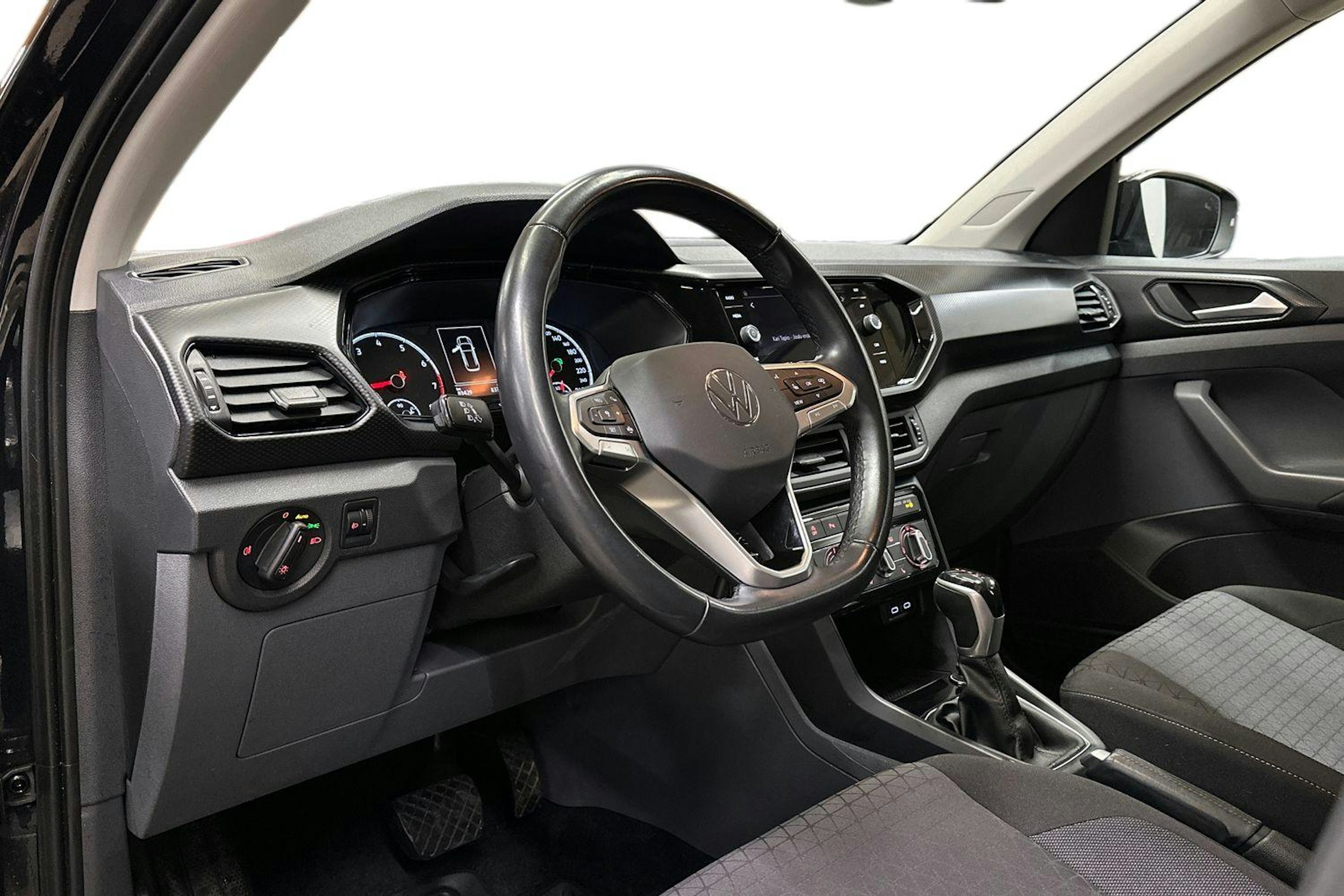 musta Volkswagen T-Cross 2021 kuva 6.