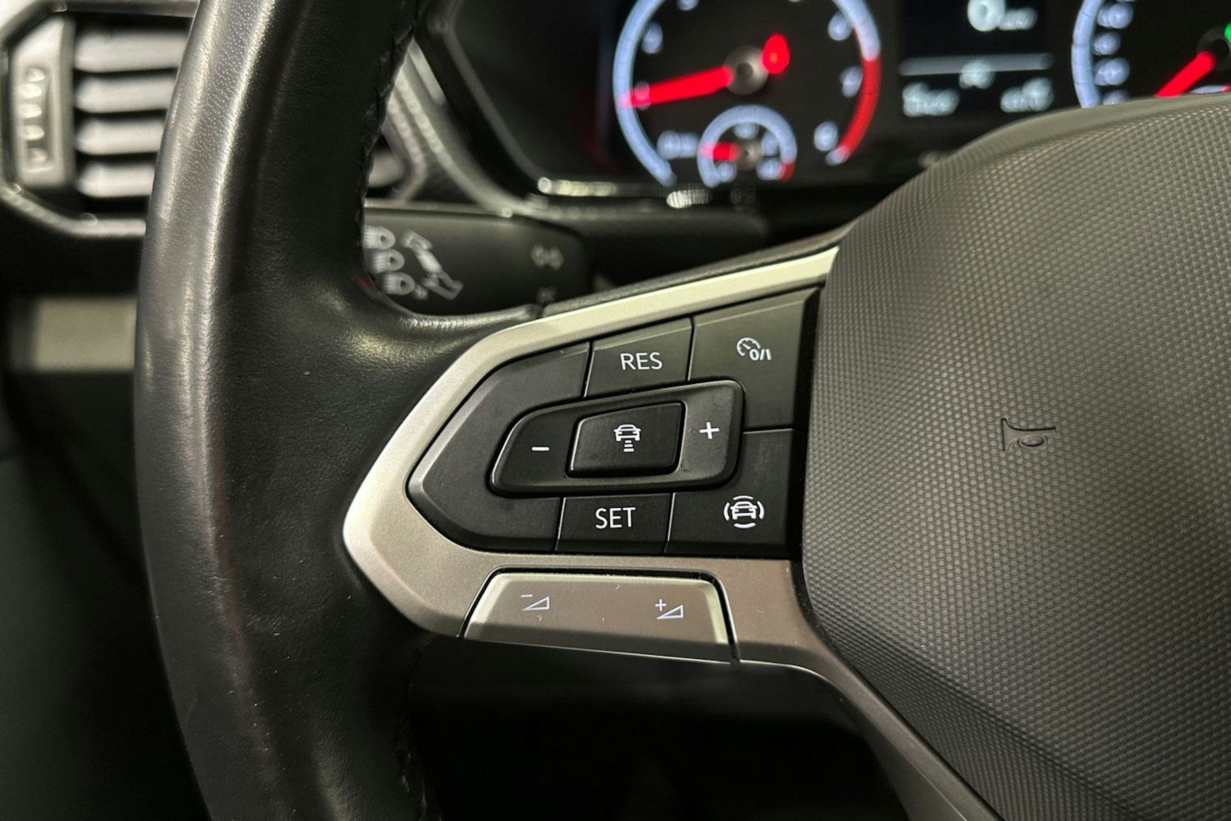 musta Volkswagen T-Cross 2021 kuva 18.