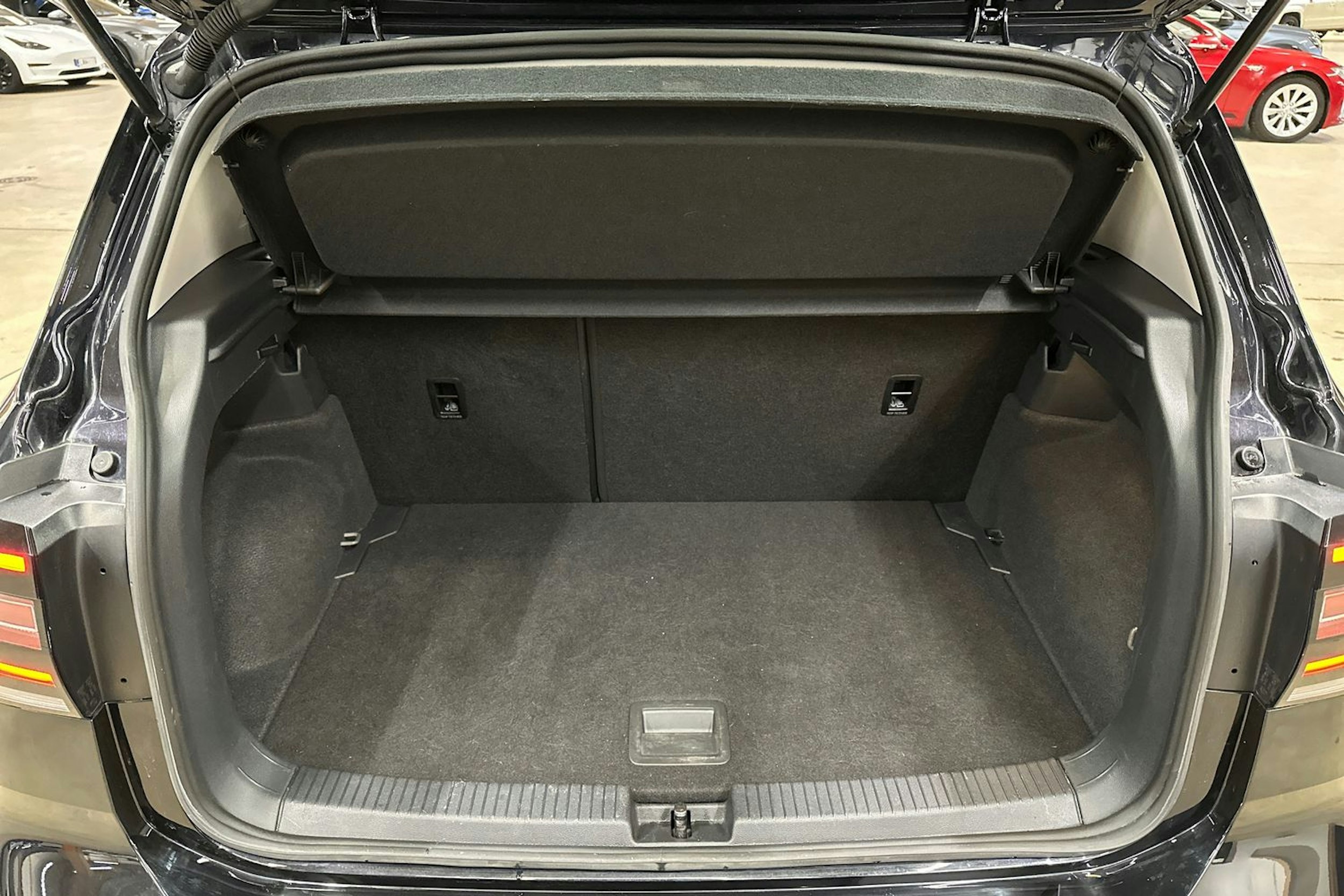 musta Volkswagen T-Cross 2021 kuva 22.