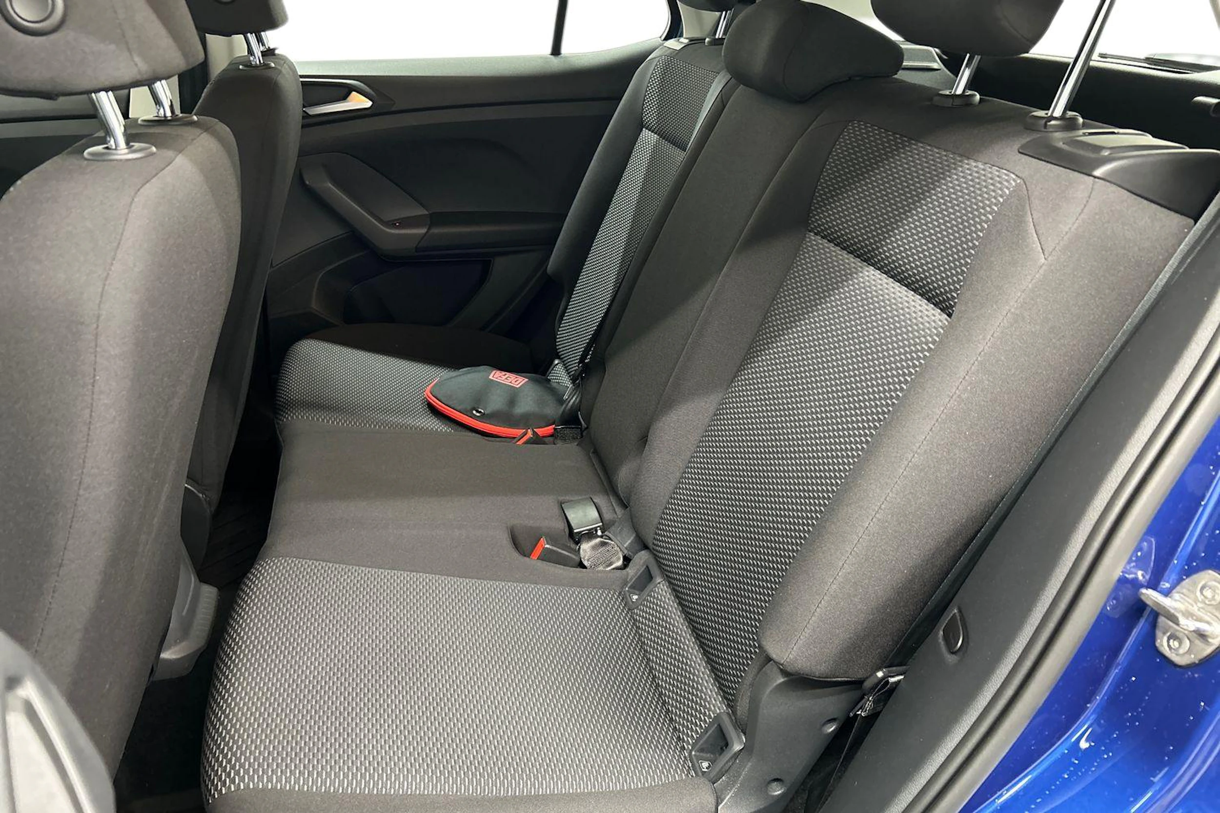 sininen Volkswagen T-Cross 2021 kuva 8.